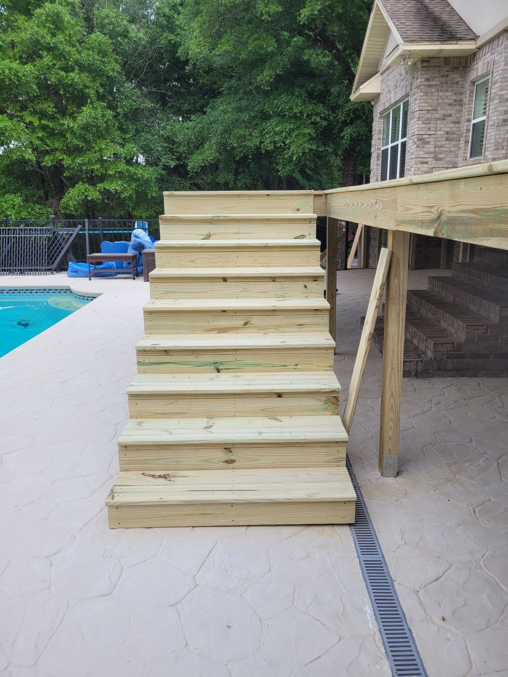 Elevated Screen Room in Crestview by Titan Sunrooms