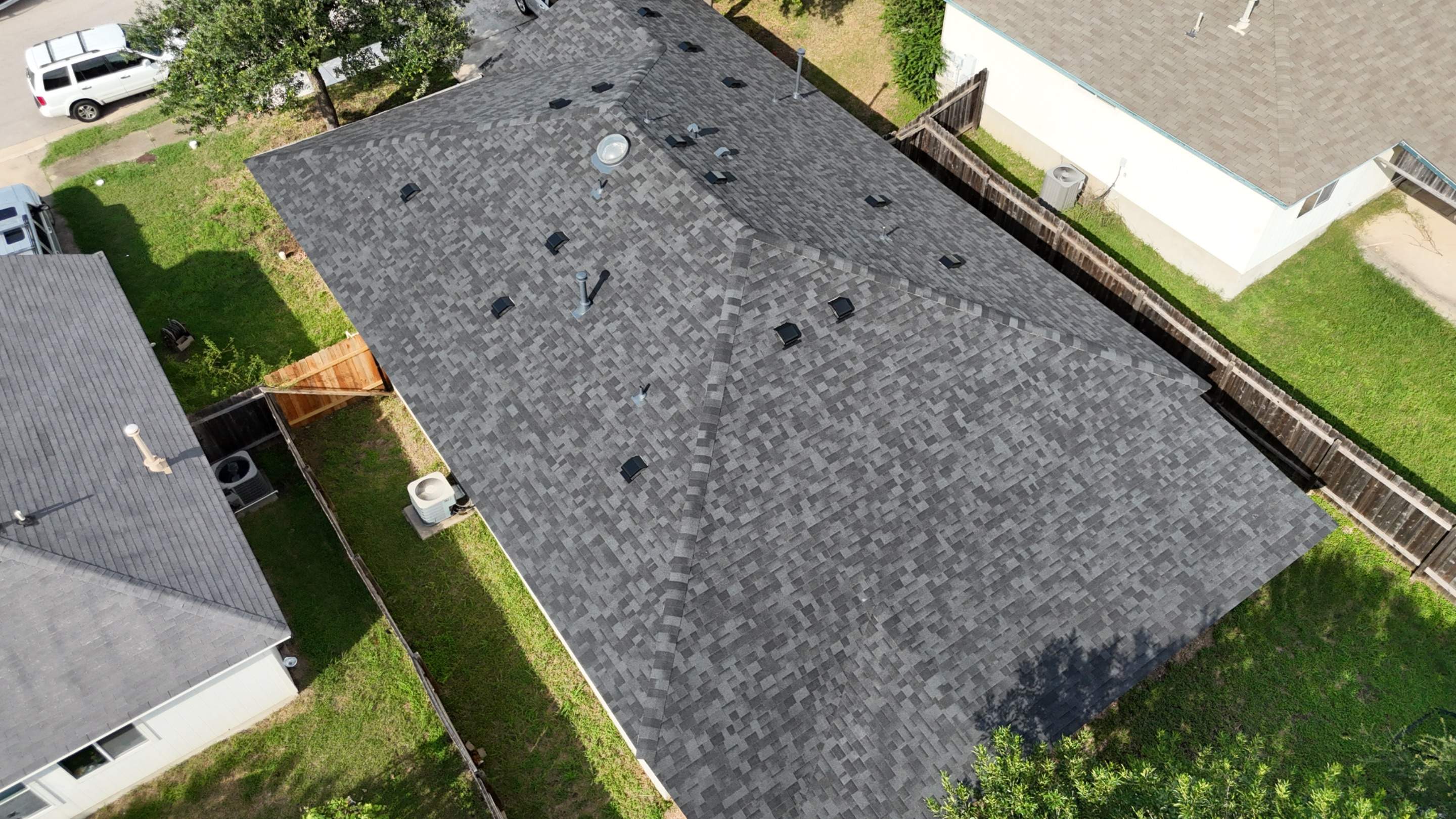 Brilliant Black - Malarkey Highlander by RoofsOnly.com