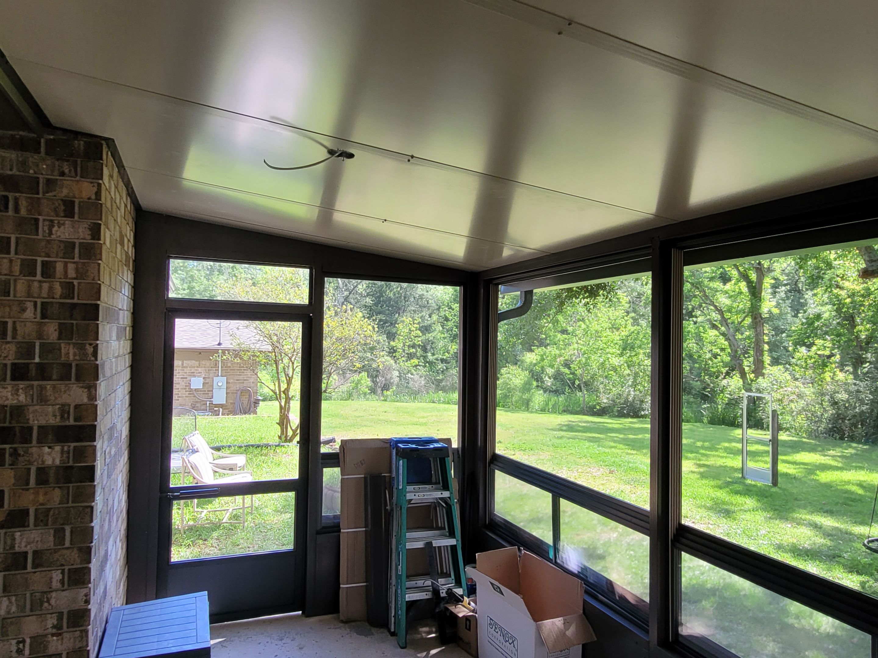 Pensacola Screen Room Using Colorbeam by Titan Sunrooms