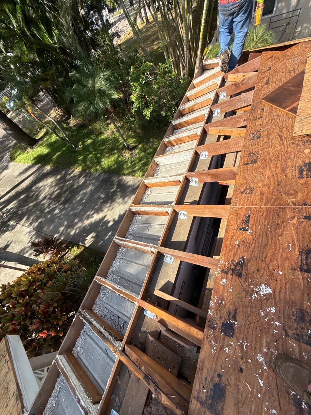Project in St. Petersburg 33704 by Mitchell Roofing Company LLC 