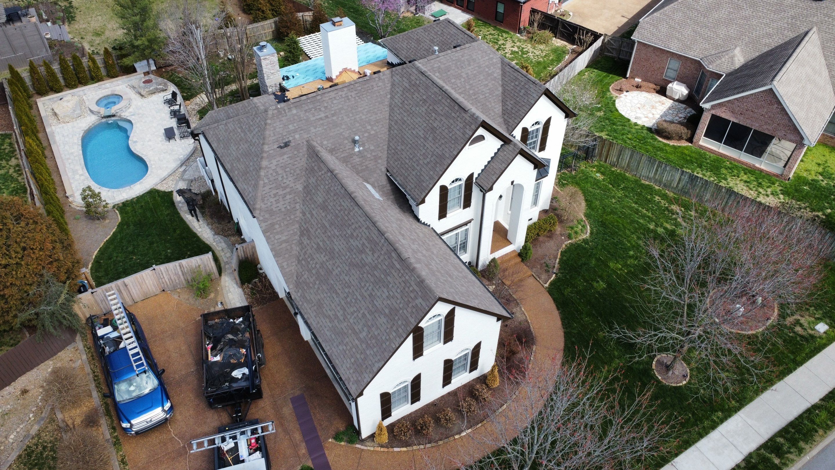 Residential Roofing Installation using Owen's Corning Oakridge Architectural Shingle by Paragon Roofing