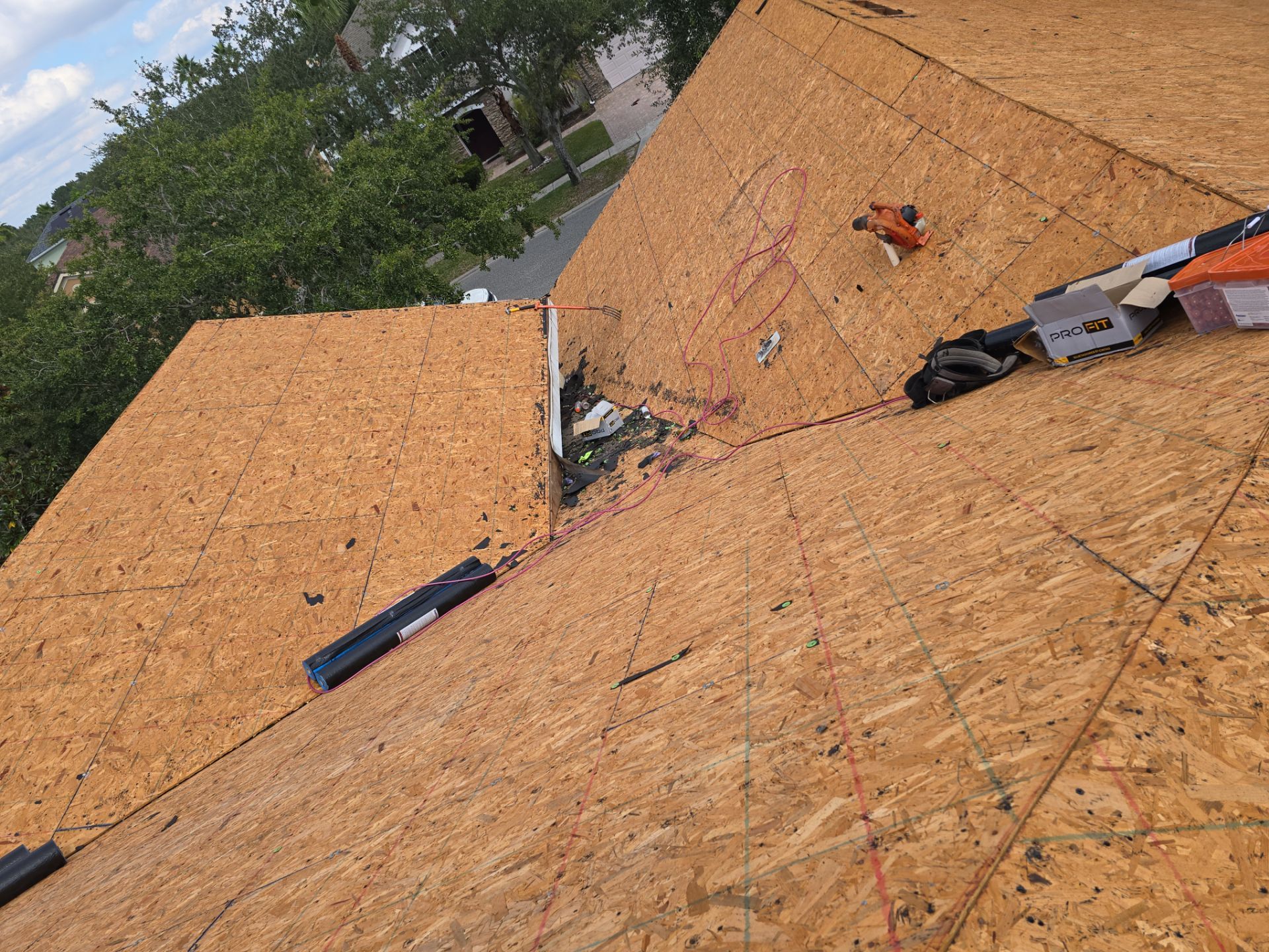 Comprehensive Residential Roof Replacement with Atlas Pinnacle Shingles in Orlando by Fortified Roofing Solutions Corp.