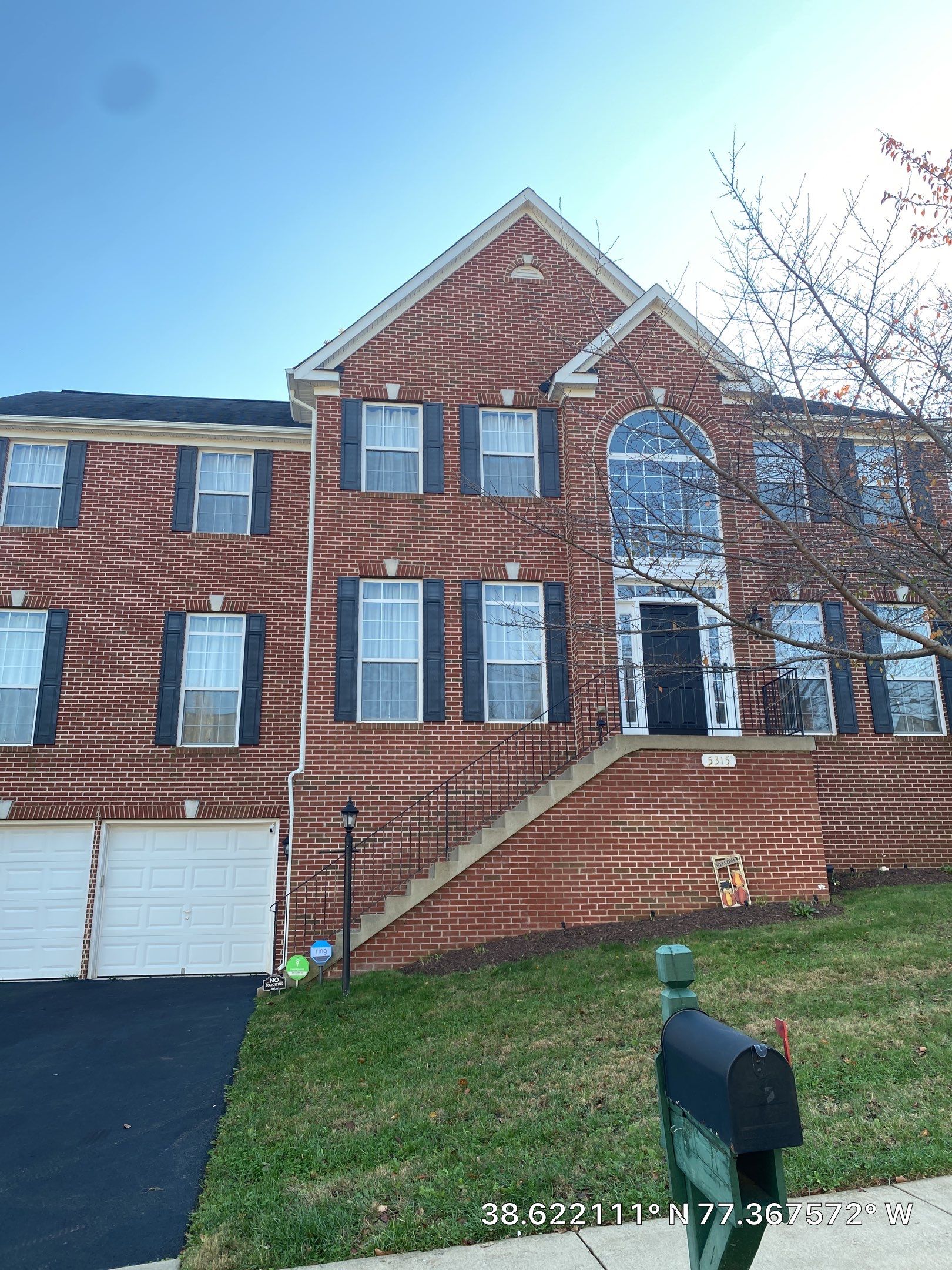 Woodbridge CertainTeed Landmark Roof in Charcoal Black by RM Banning, Inc.
