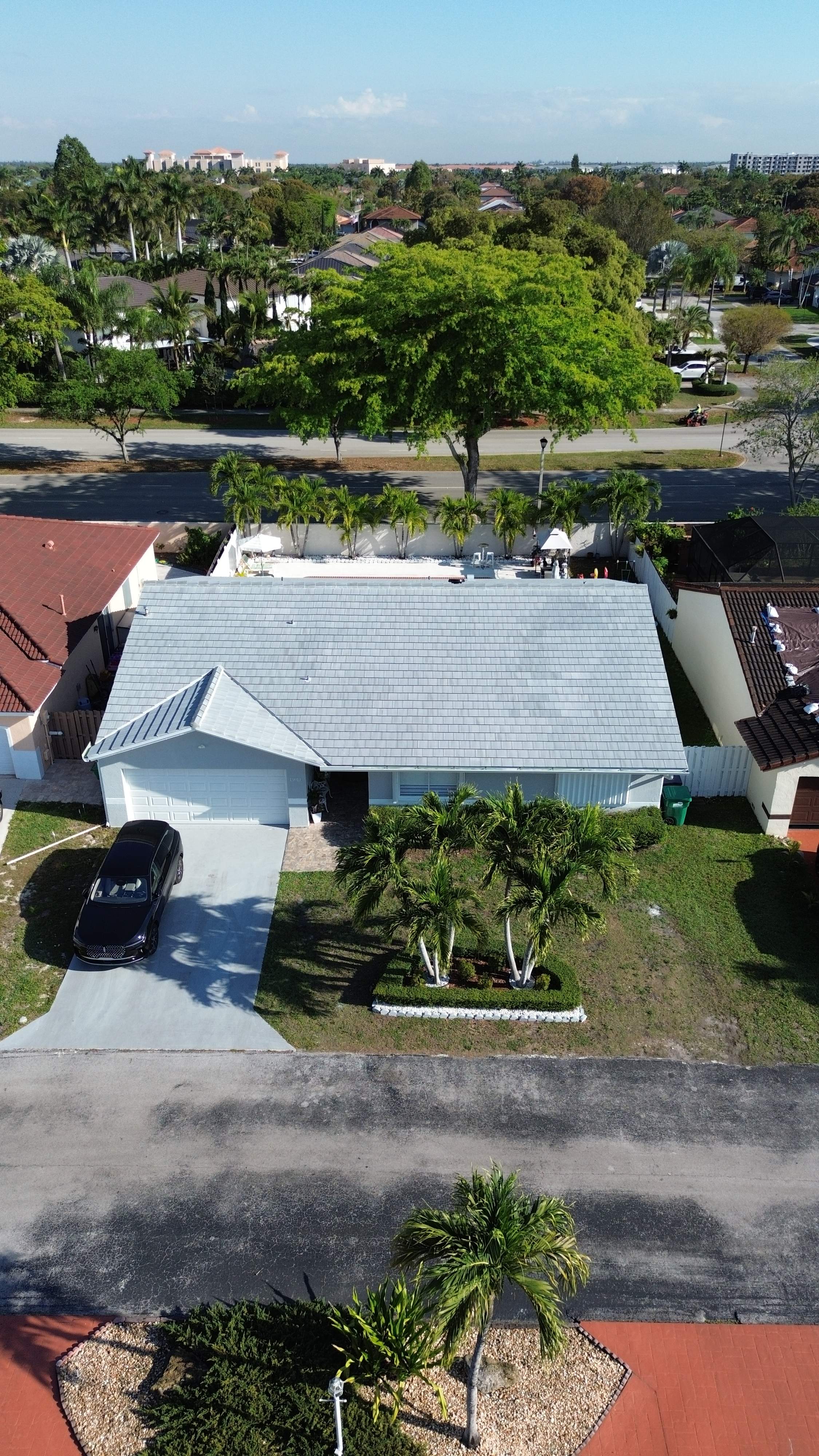 Crown - Windsor Slate - Moonlight Gray Blend by Istueta Roofing