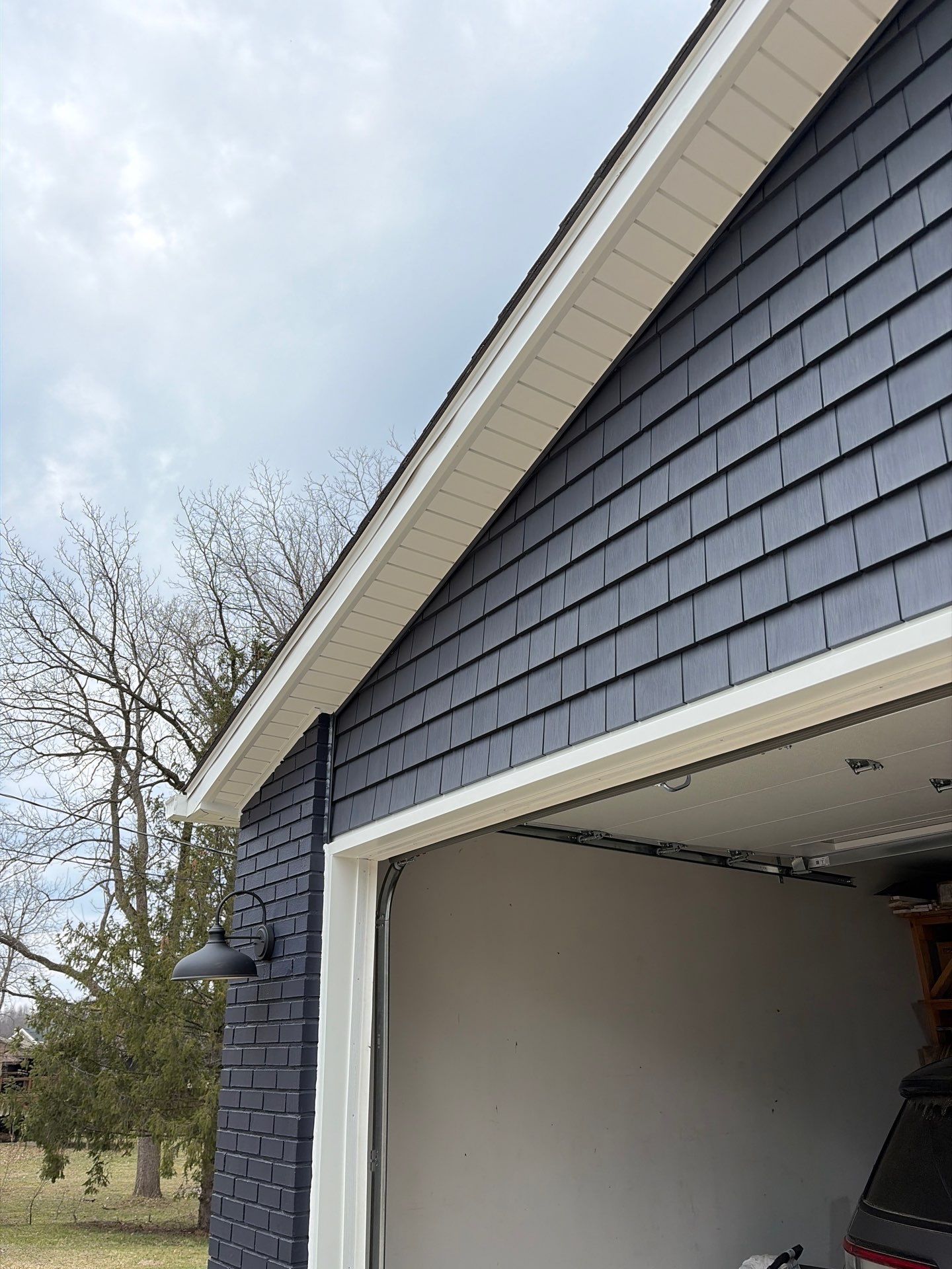 Siding Replacement using Alside Charter Oak D4.5" by 180 Contractors