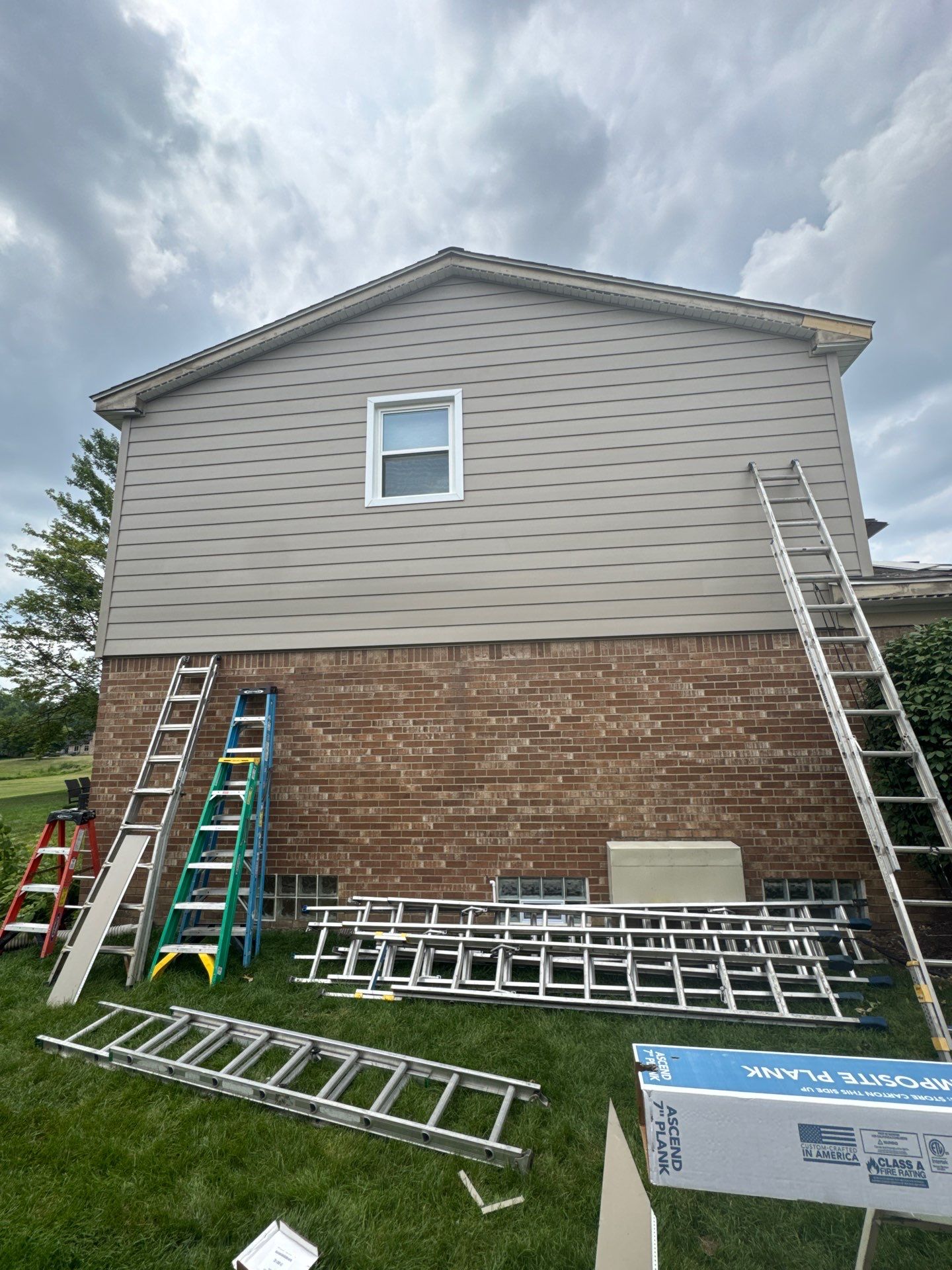 Siding Replacement using Alside S7 Cedar Mill Grain Pebble by 180 Contractors