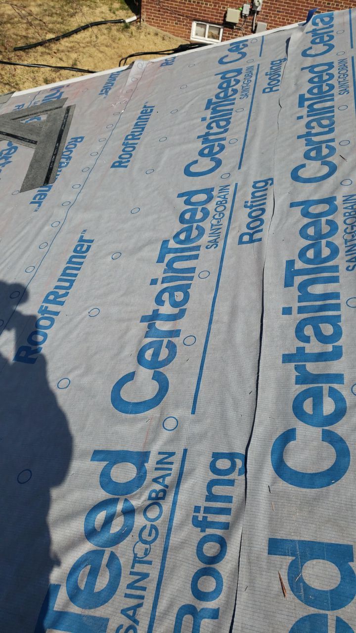 Falls Church - Certainteed Landmark Charcoal Black Roof Project by RM Banning, Inc.