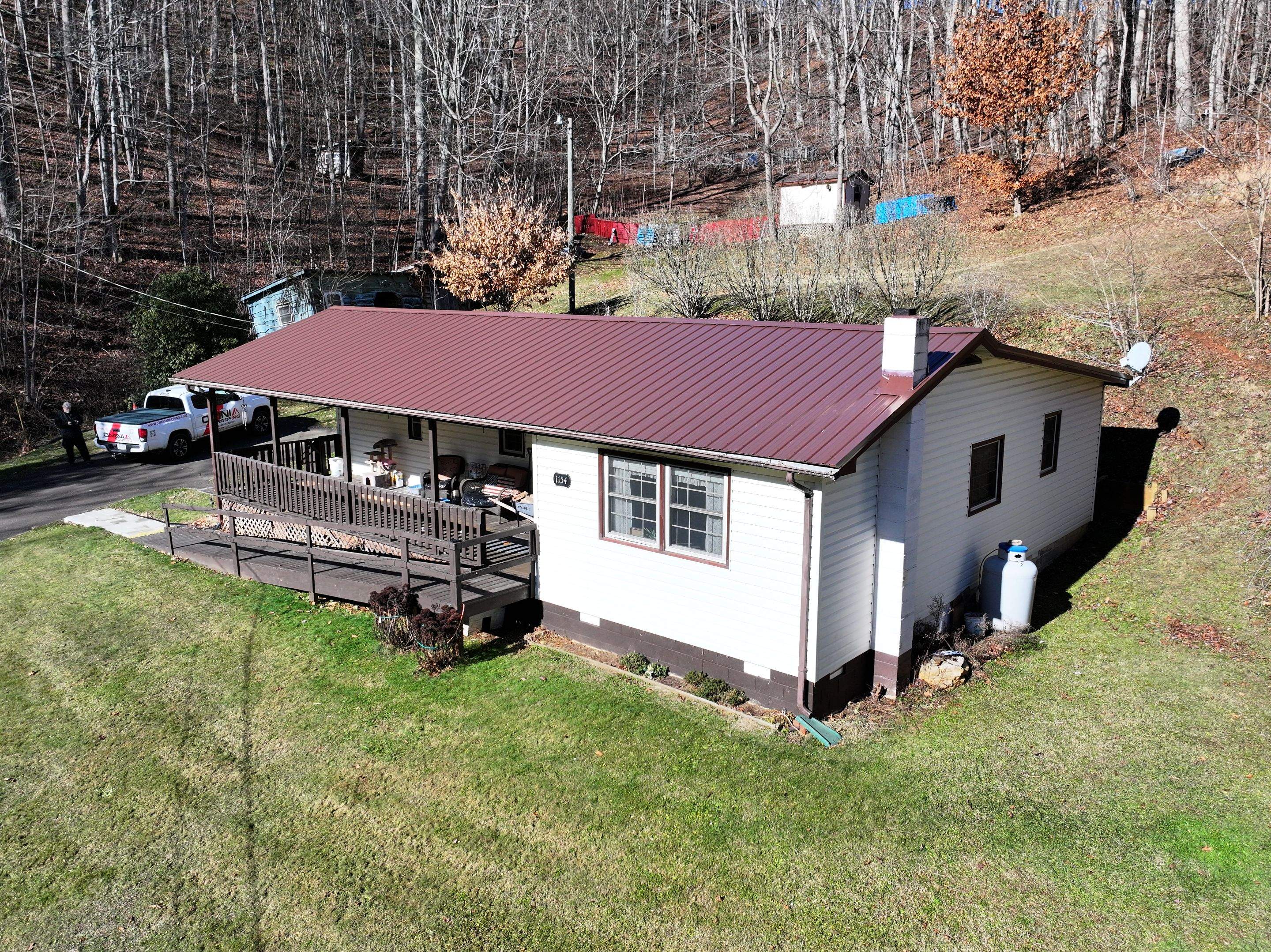 Mullis Residence by Omnia Roofing