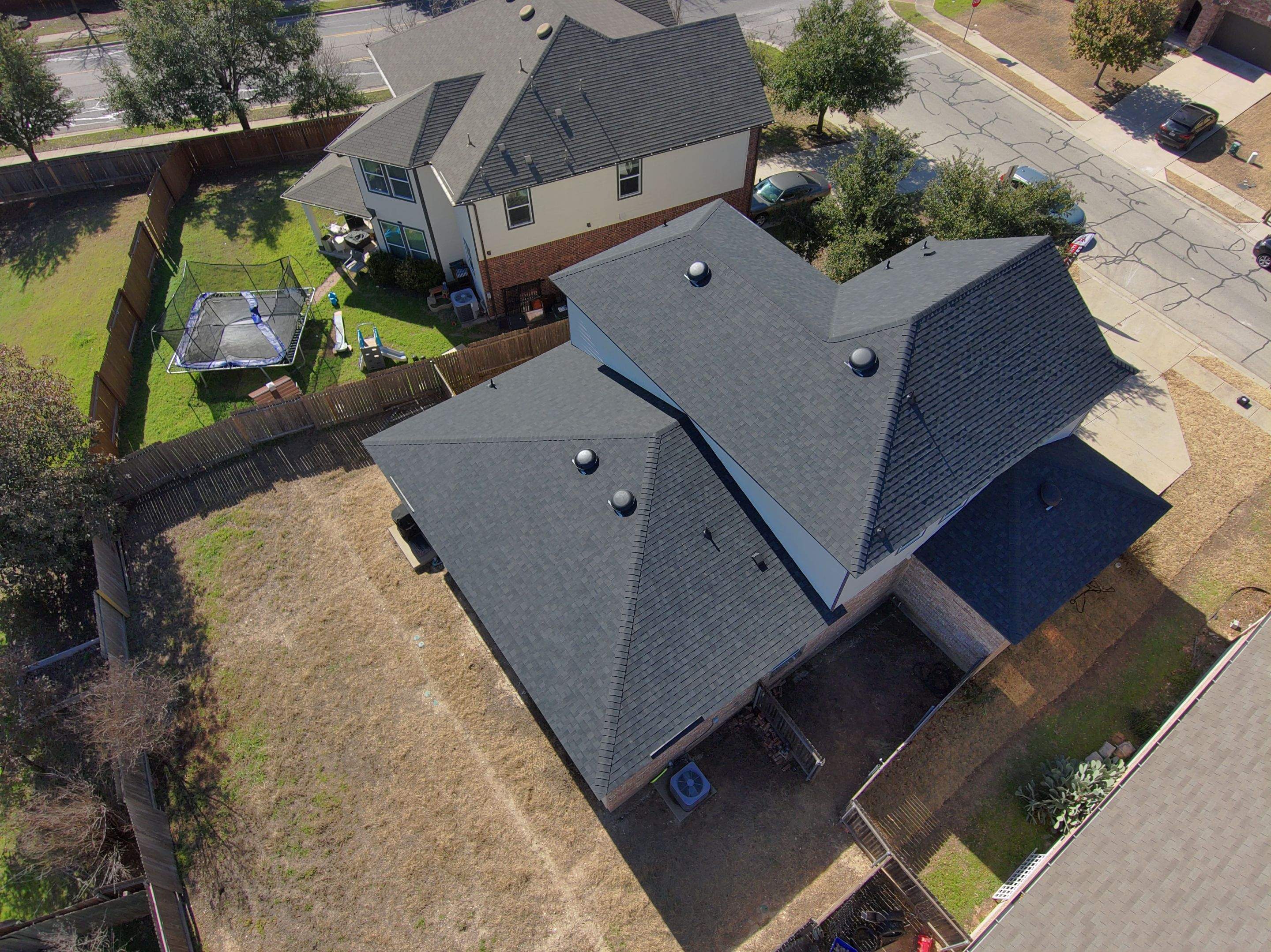 Onyx Black - Owens Corning TruDefinition Duration by RoofsOnly.com