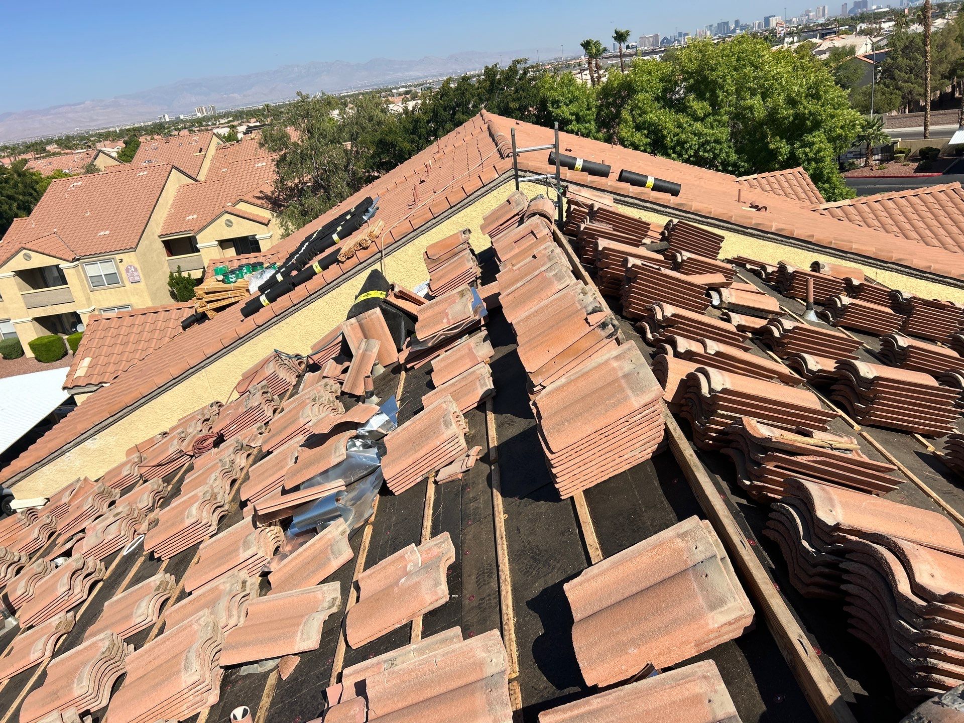 L15364-Latigo Condos by The Original Roofing Company