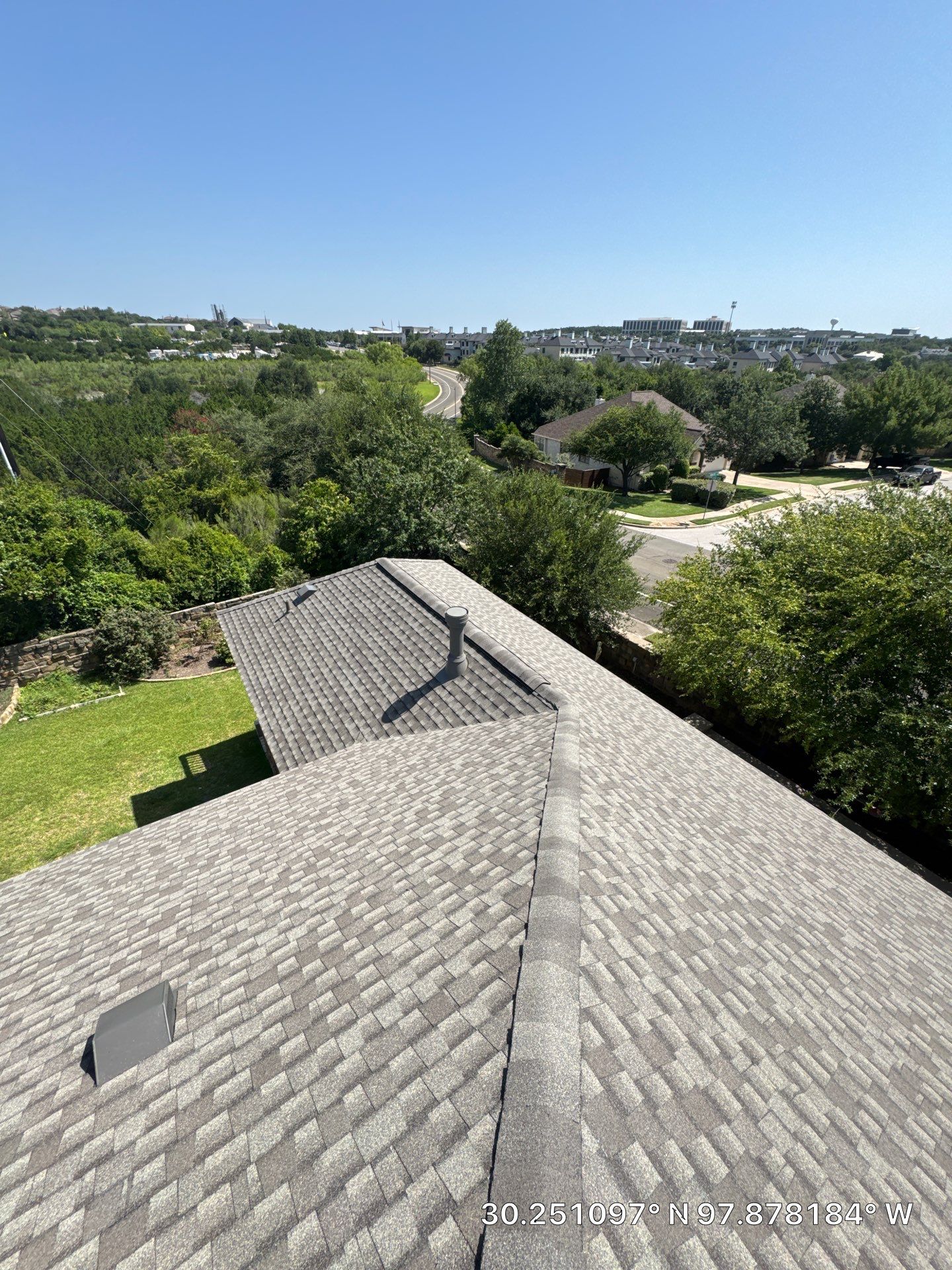 GAF UHDZ - Weathered Wood by Elite Roofing LLC