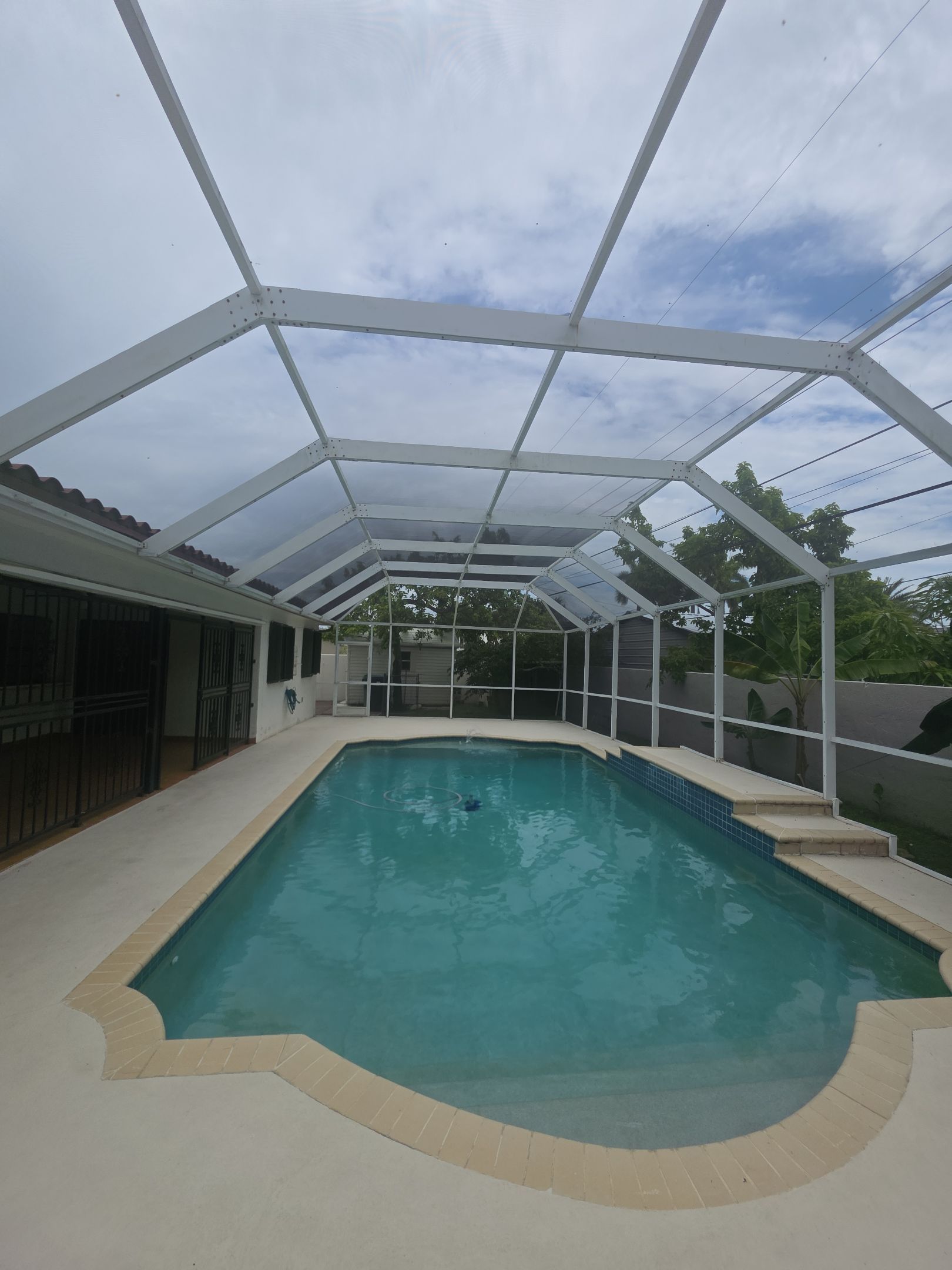 We  conducted an Inspection of this residential property to verify the condition and performance of the property. by Picos Construction Engineering