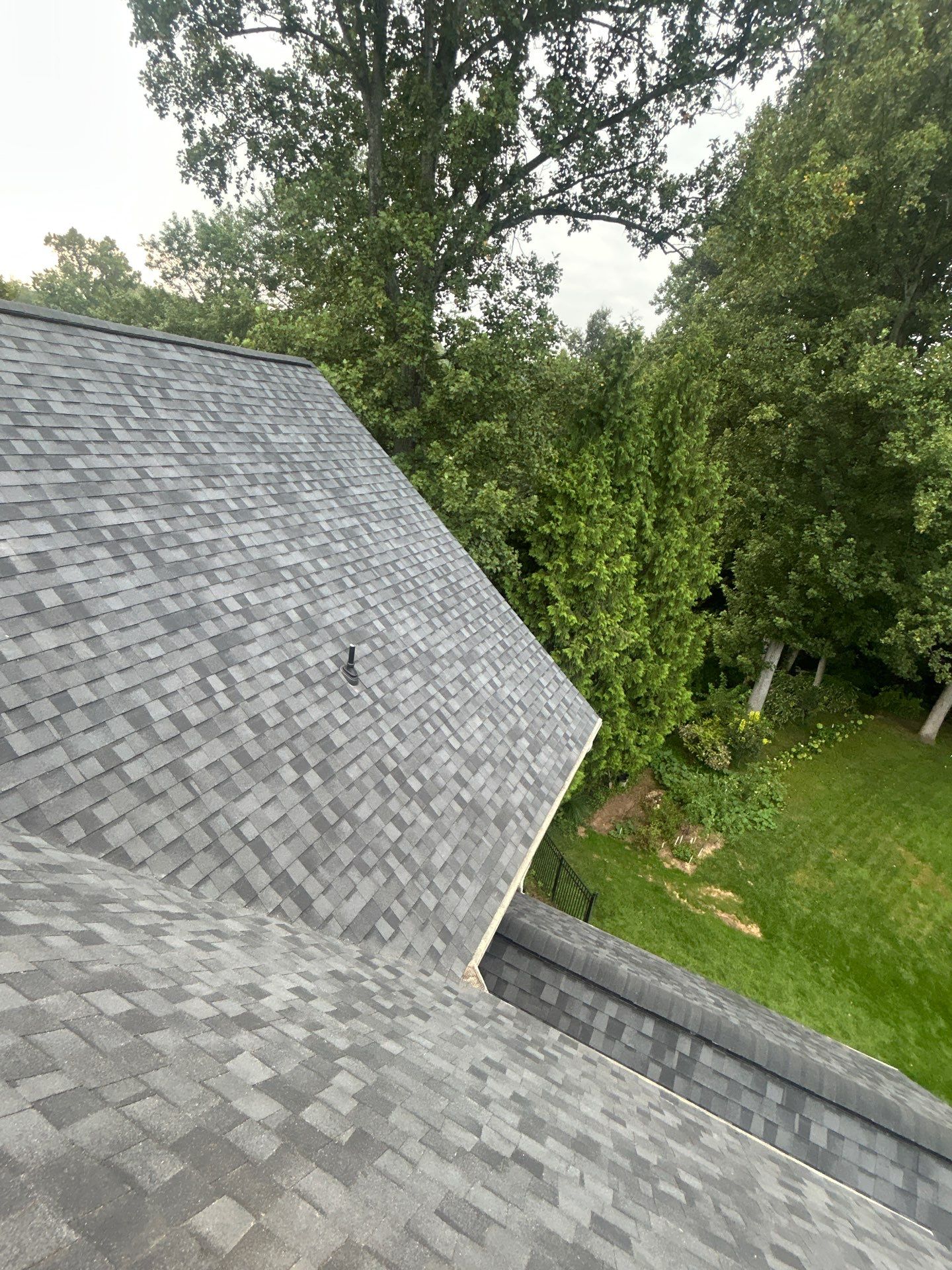 Great Falls : residential Roof with CertainTeed Landmark Pro in Max Def Moire Black  by RM Banning, Inc.