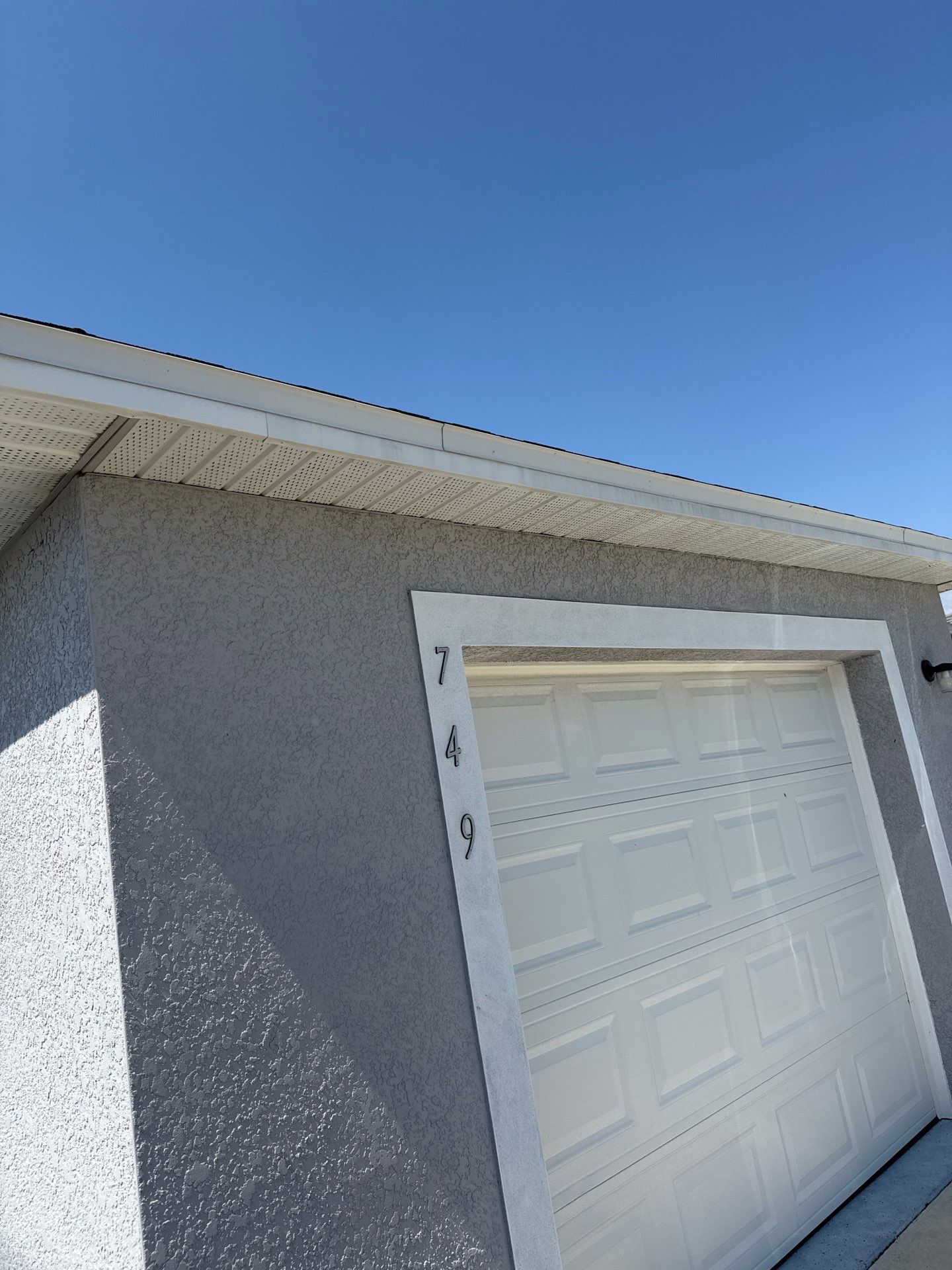 Seamless Aluminum Gutter Installation using K-Style Seamless Gutters in Cape Coral FL by Gutter Professors