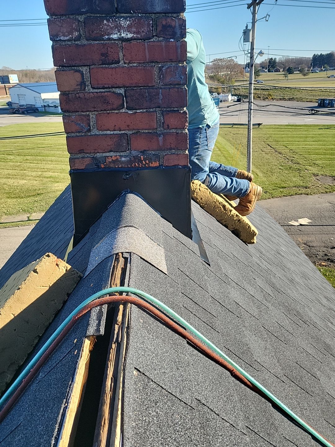 ATLAS PINNACLE COLOR: BLACK SHADOW DRIP EDGE: WHITE by Eagle Eye Roofing