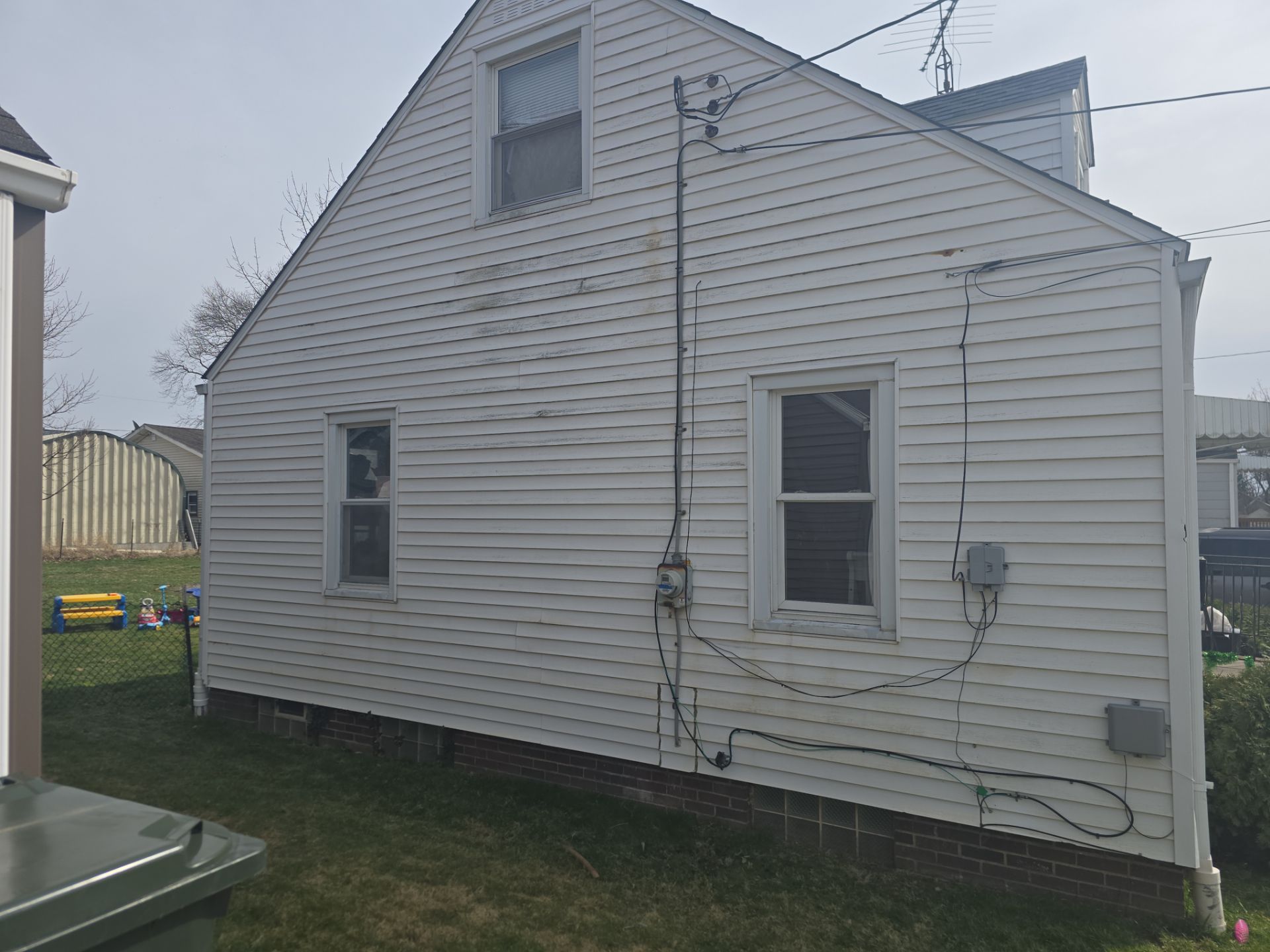 Stark Metro 2512 by Silver Leaf Contracting 
