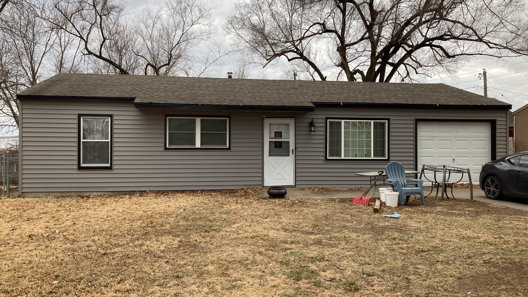 Siding Installation using Exterior Portfolio Vinyl Siding by EEC Windows, Siding & Roofing