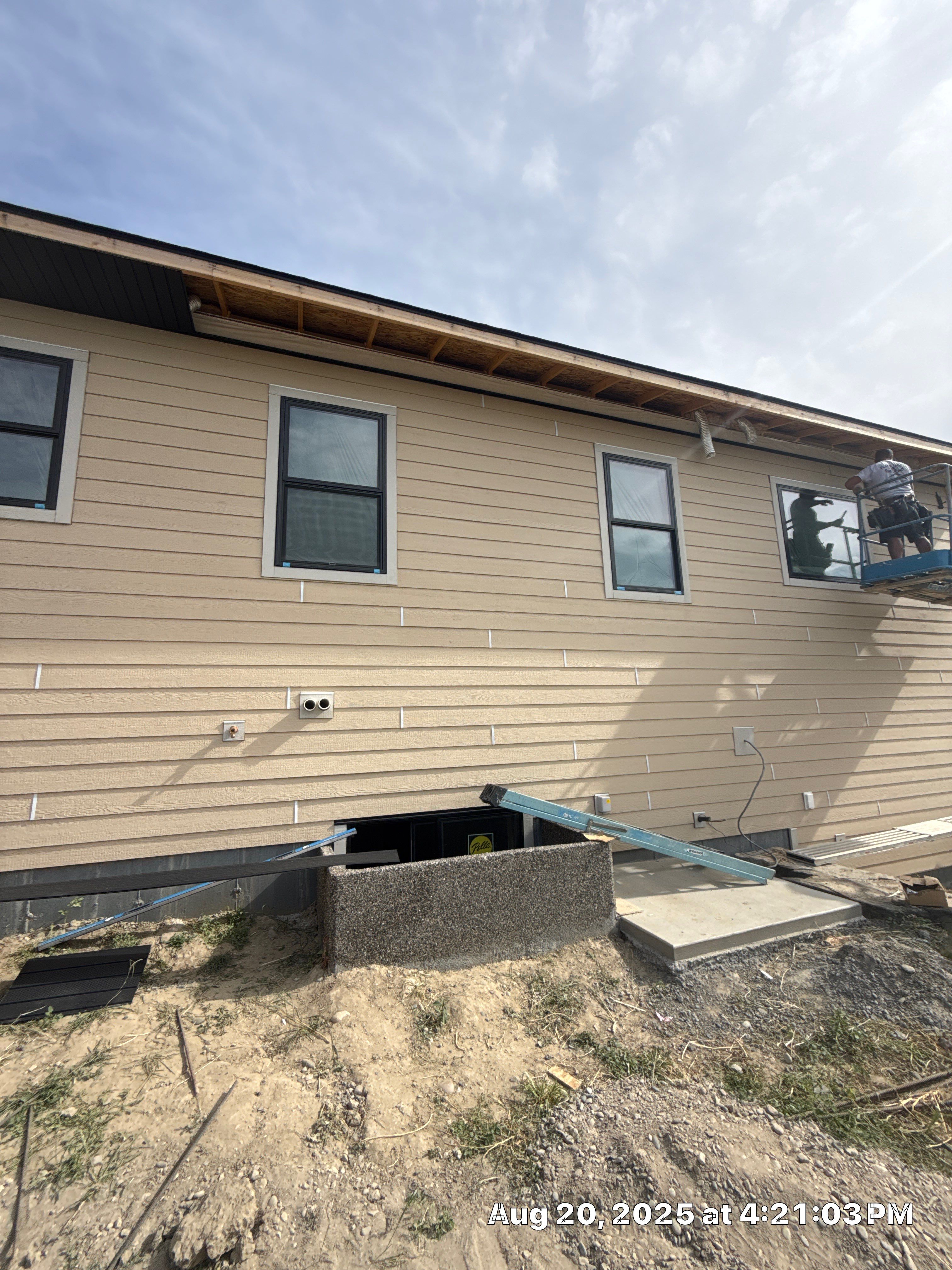 New Construction LP Smartside by Plankwalker Siding & Roofing