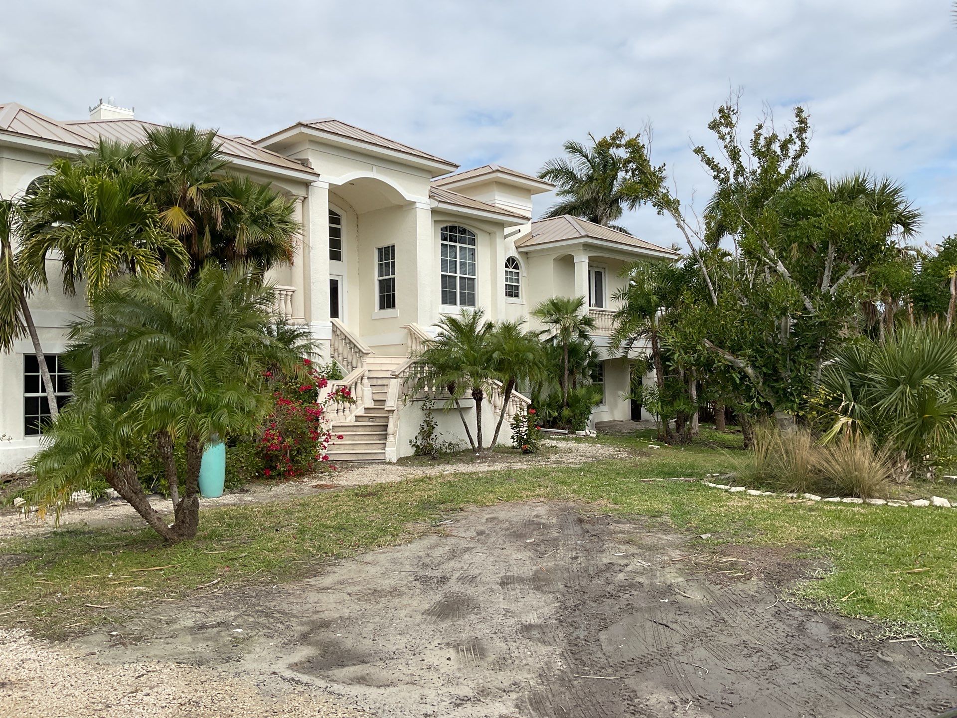 Commercial Gutters for Resorts in Sanibel FL by Gutter Professors