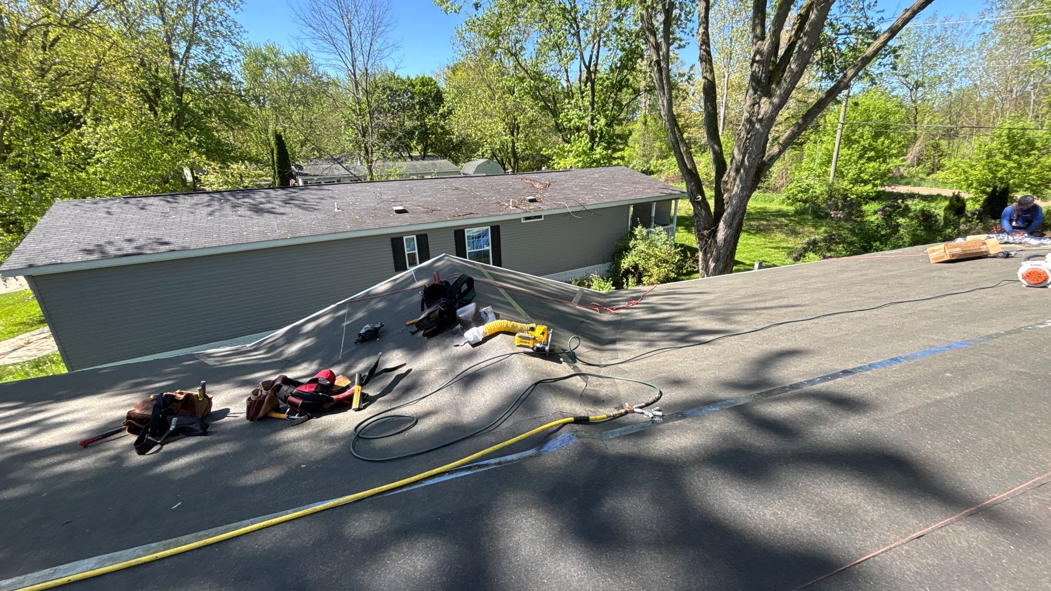 Roof Replacement using Owens Corning Brownwood by 180 Contractors