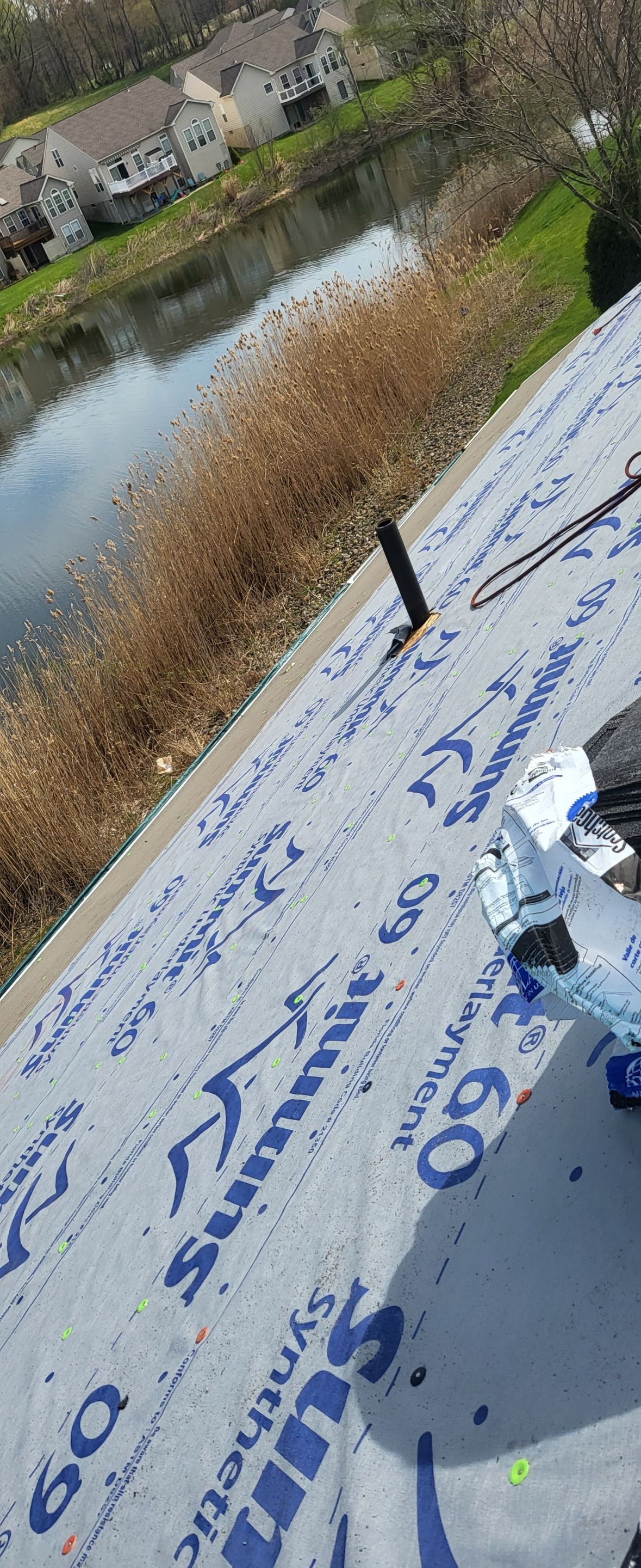 ATLAS PINNACLE COLOR: BLACK SHADOW DRIP EDGE: WHITE by Eagle Eye Roofing