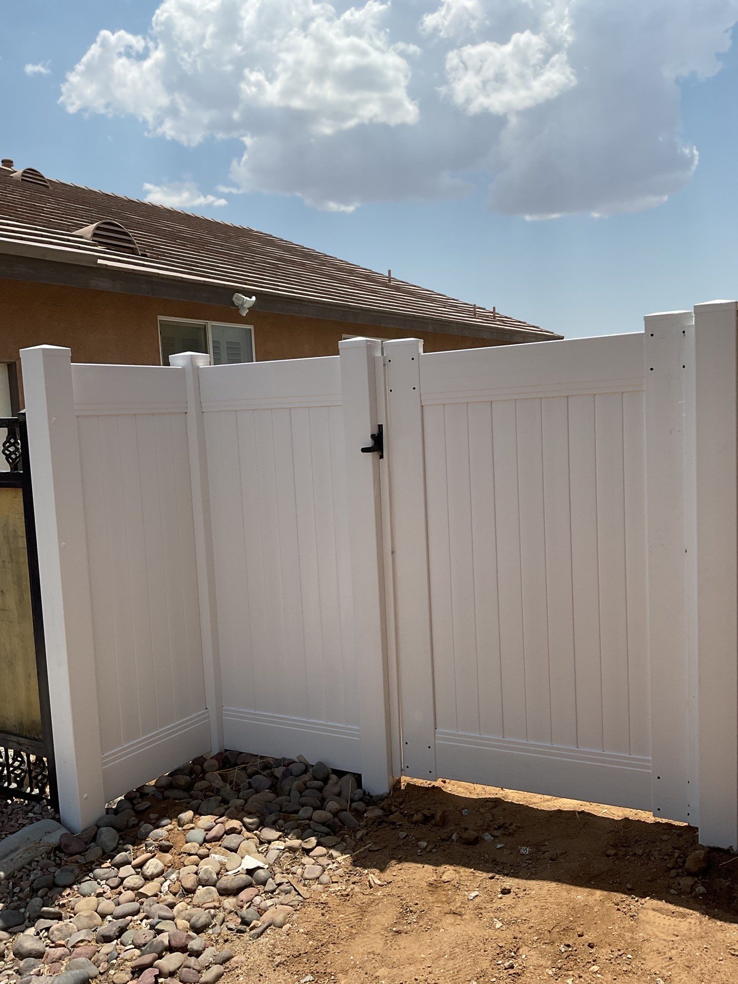 Fence Installation using Vinyl by Fence Guys Inc.