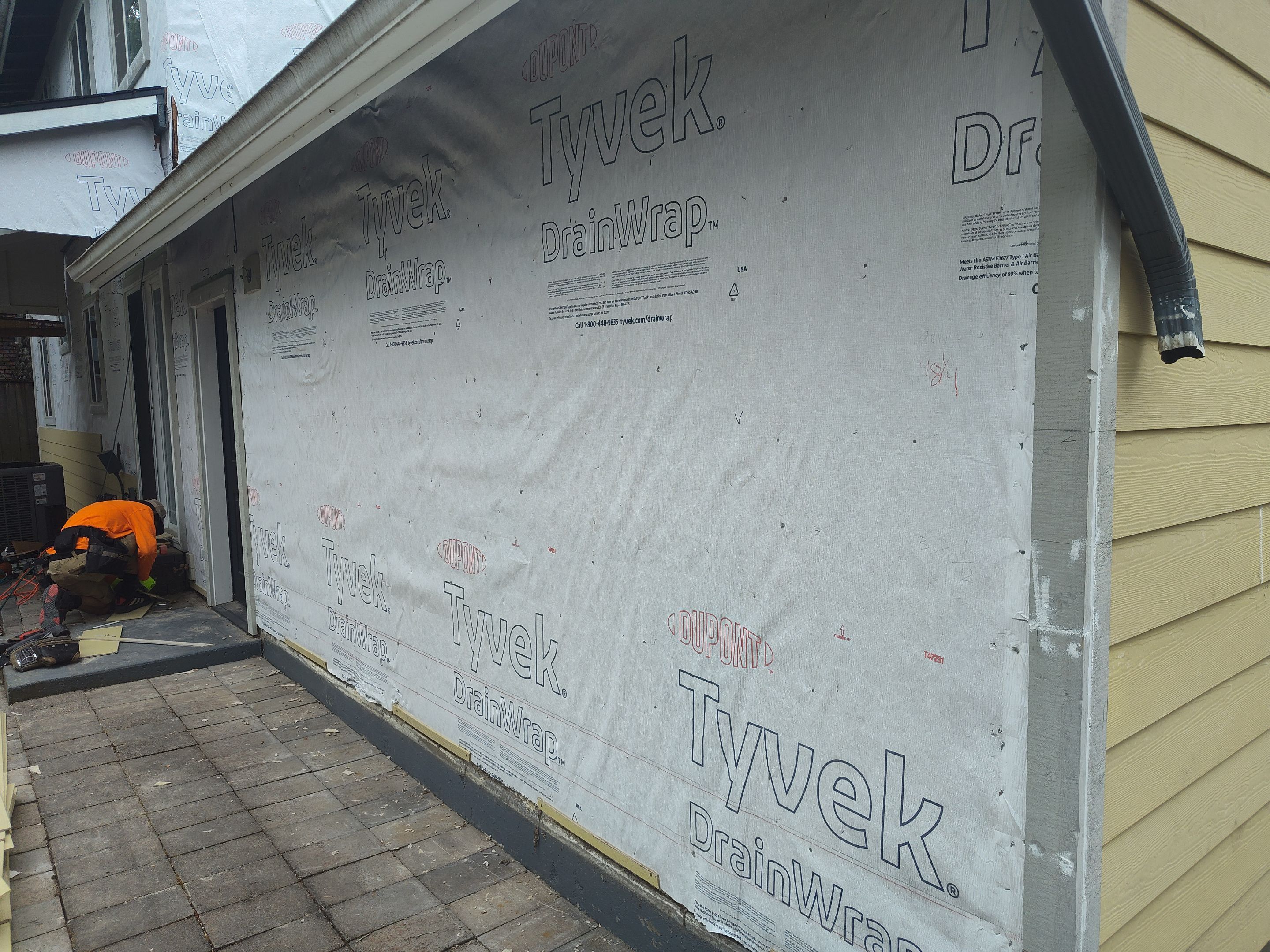 Siding Repair Project by BEST Roofing & Waterproofing