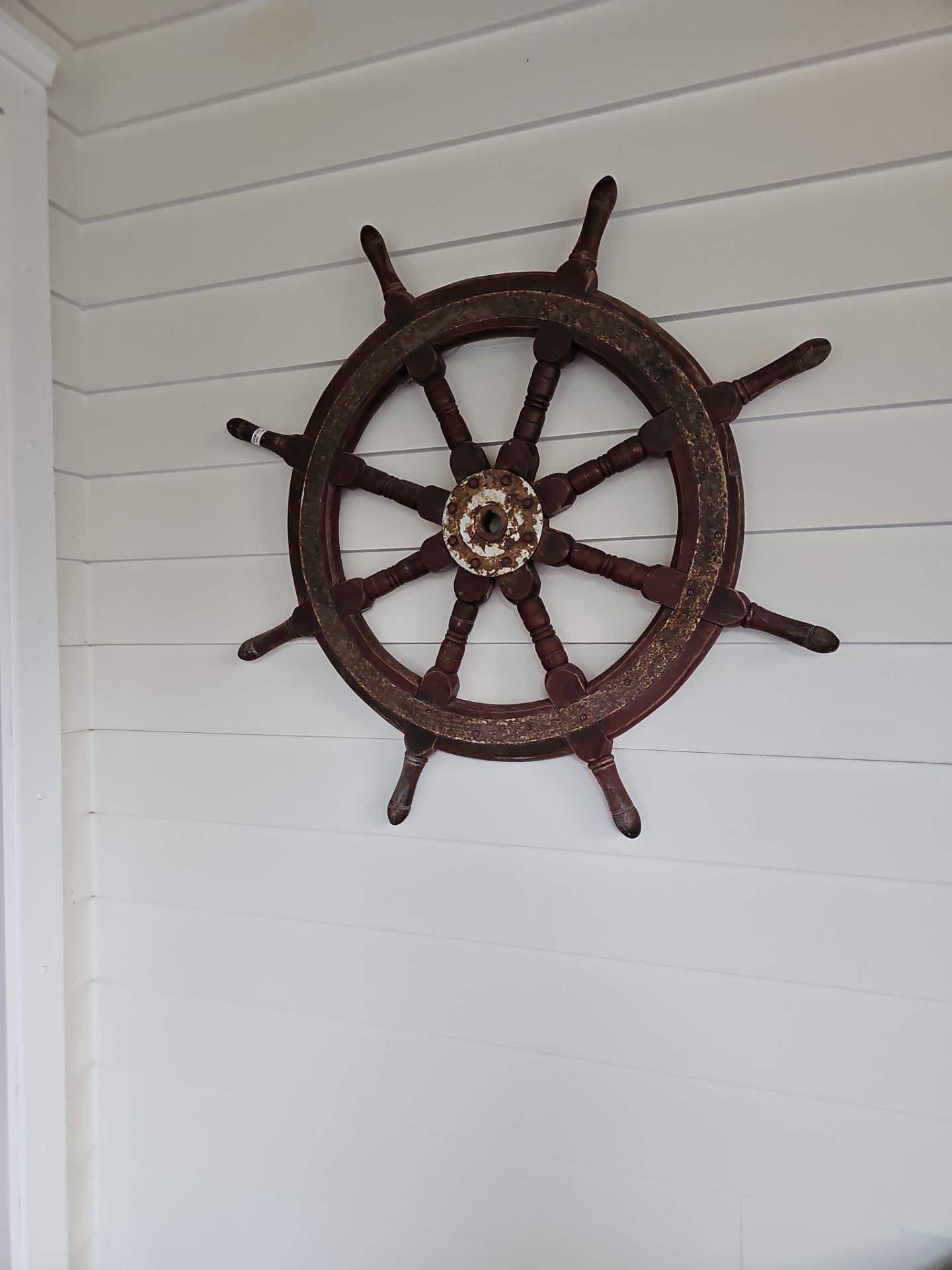 Art & Mirror Hanging Projects by Hangman Mounting & Installation 