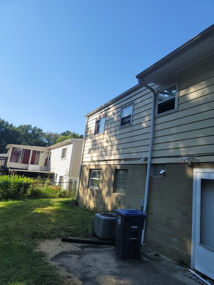 Brand: Atlas Pinnacle Color: Pristine Scotchgard Pweter Drip: White by Eagle Eye Roofing