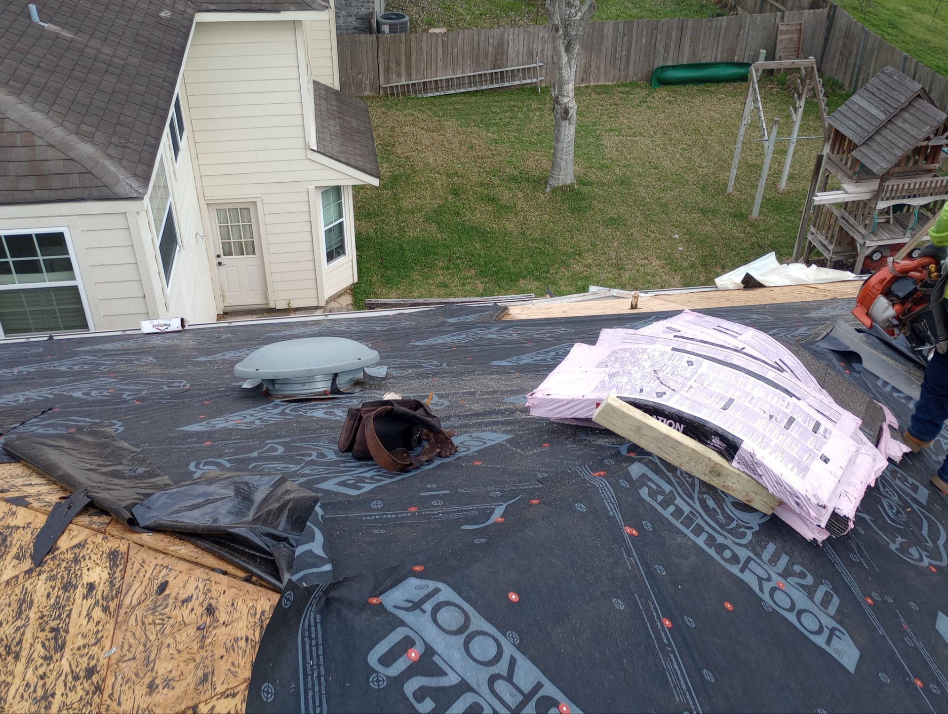 Residential Roofing Installation using Owen's Corning Duration (Lifetime) Shingles by Roof Repair Company
