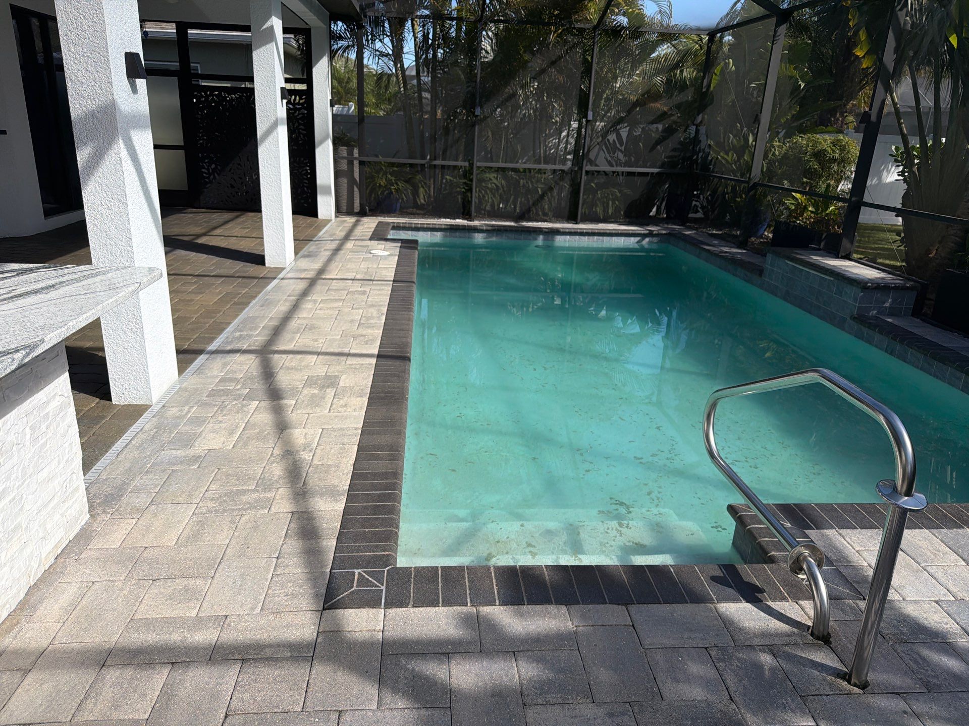 Full-Scale Paver Stripping and Sealing in La Paloma Sun City Center by Supreme Paver Experts