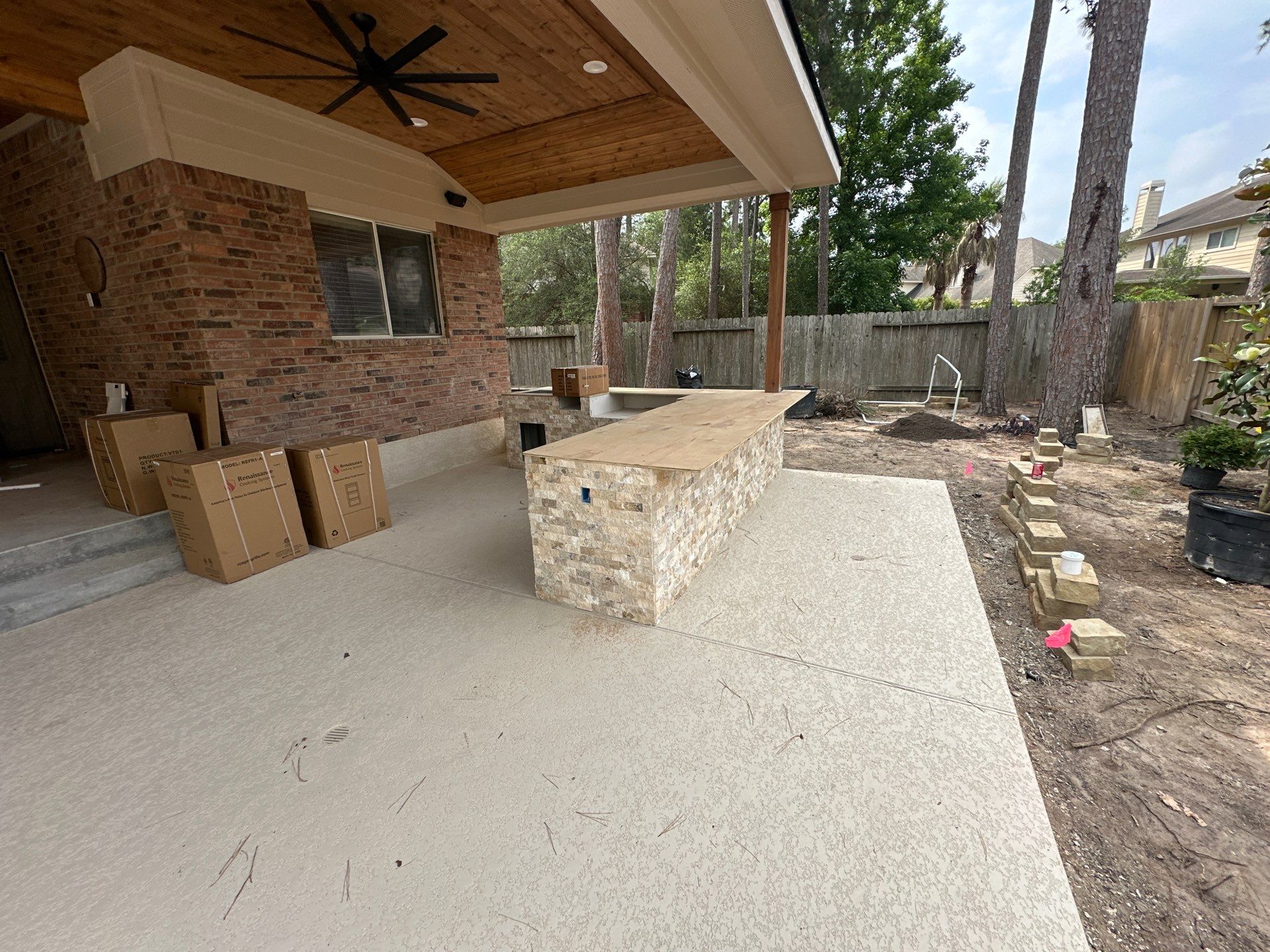 Pool, Patio Cover and Summer Kitchen in Sterling Ridge by SophAlx LLC