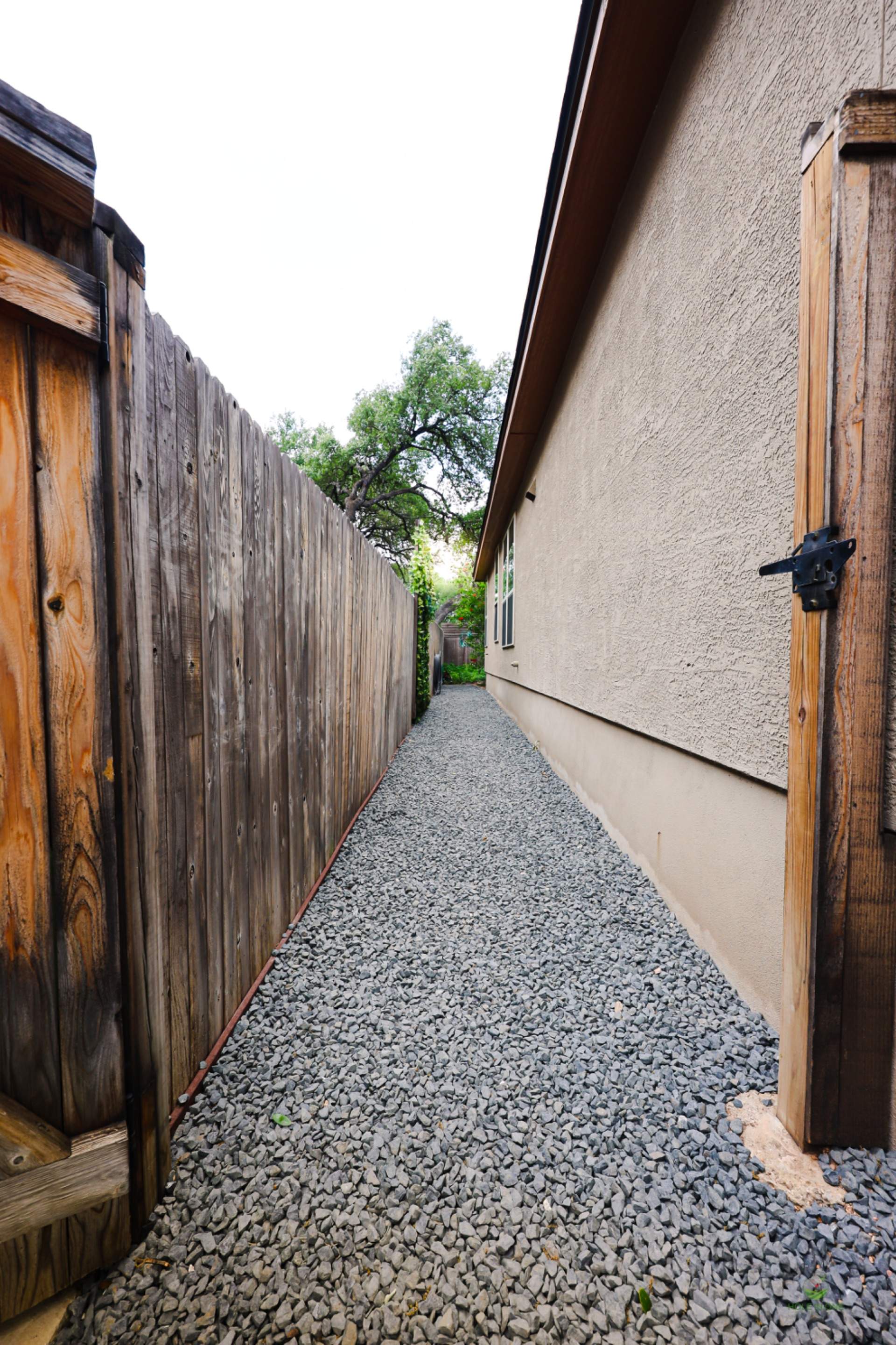 Thousand Oaks Neighborhood, San Antonio Tx. by Hole In One Lawns, LLC