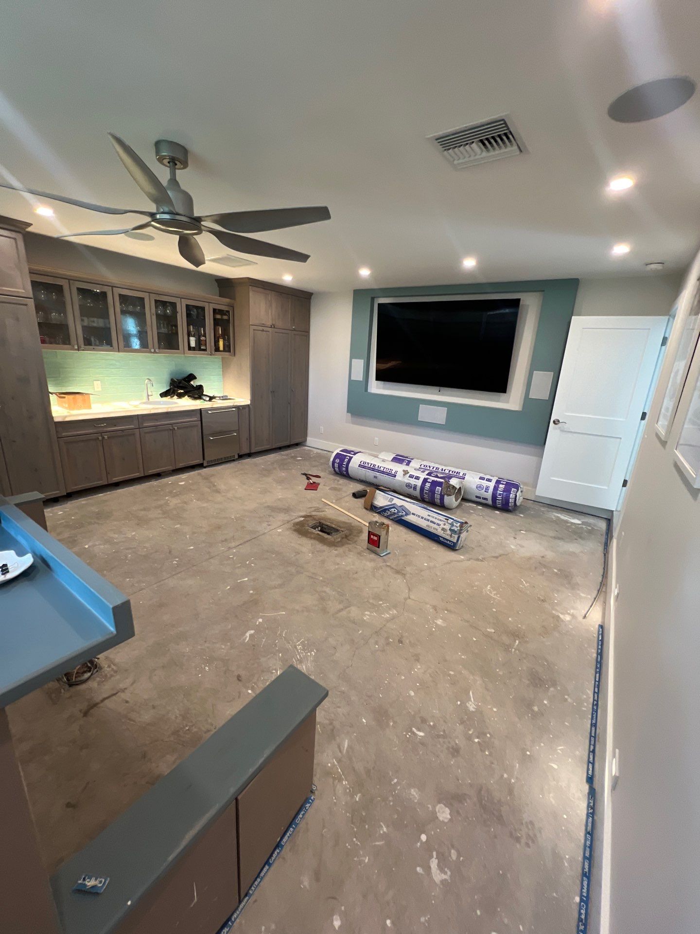 Carpet  by Vrmmm Flooring