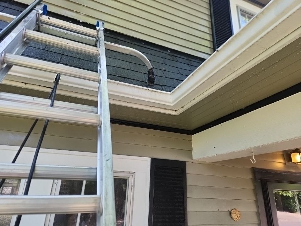Gutter cleanup by Willamette Outdoor Wash LLC