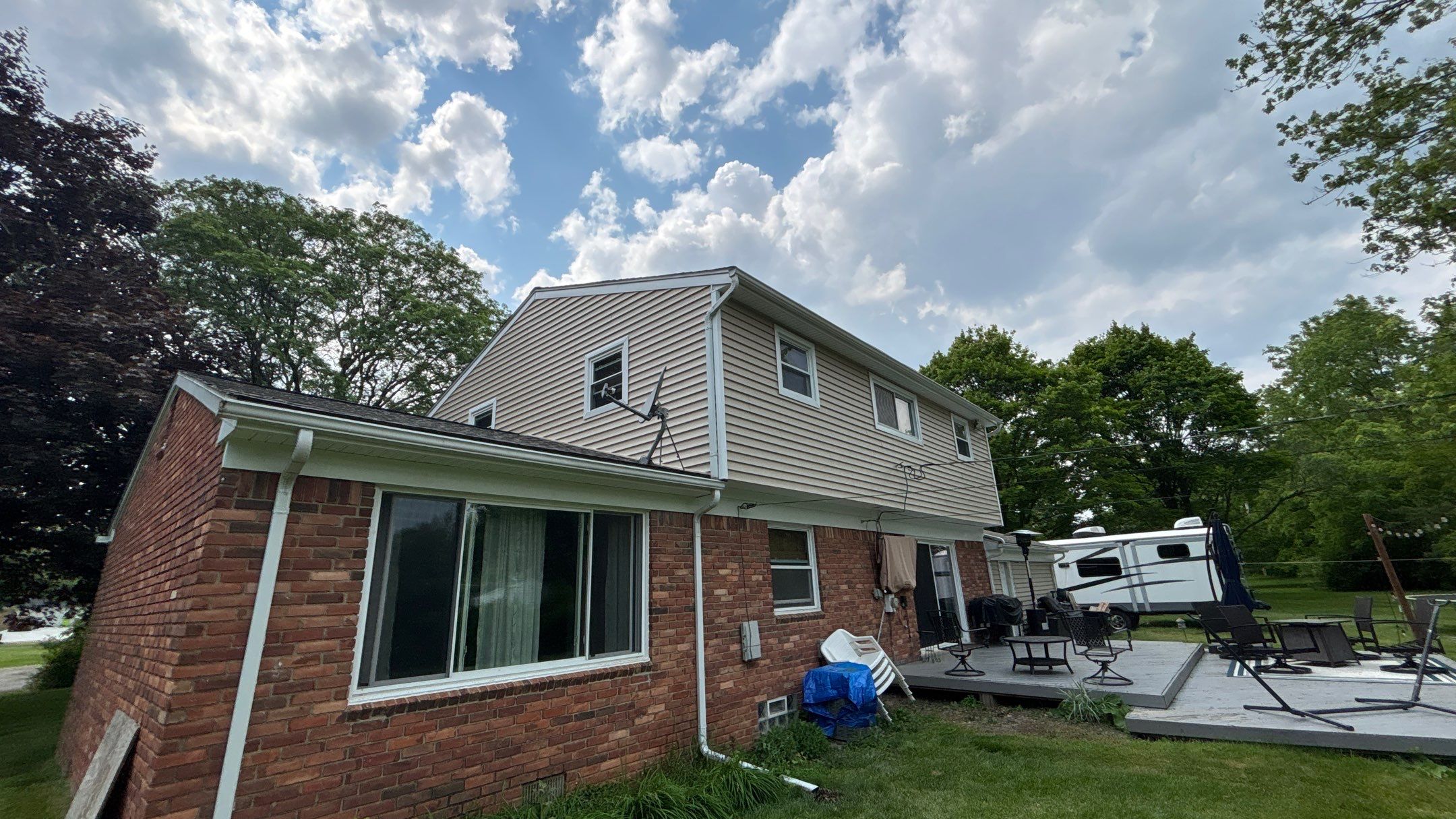 Siding Replacement using Alside Charter Oak D4.5" Vintage Wicker by 180 Contractors
