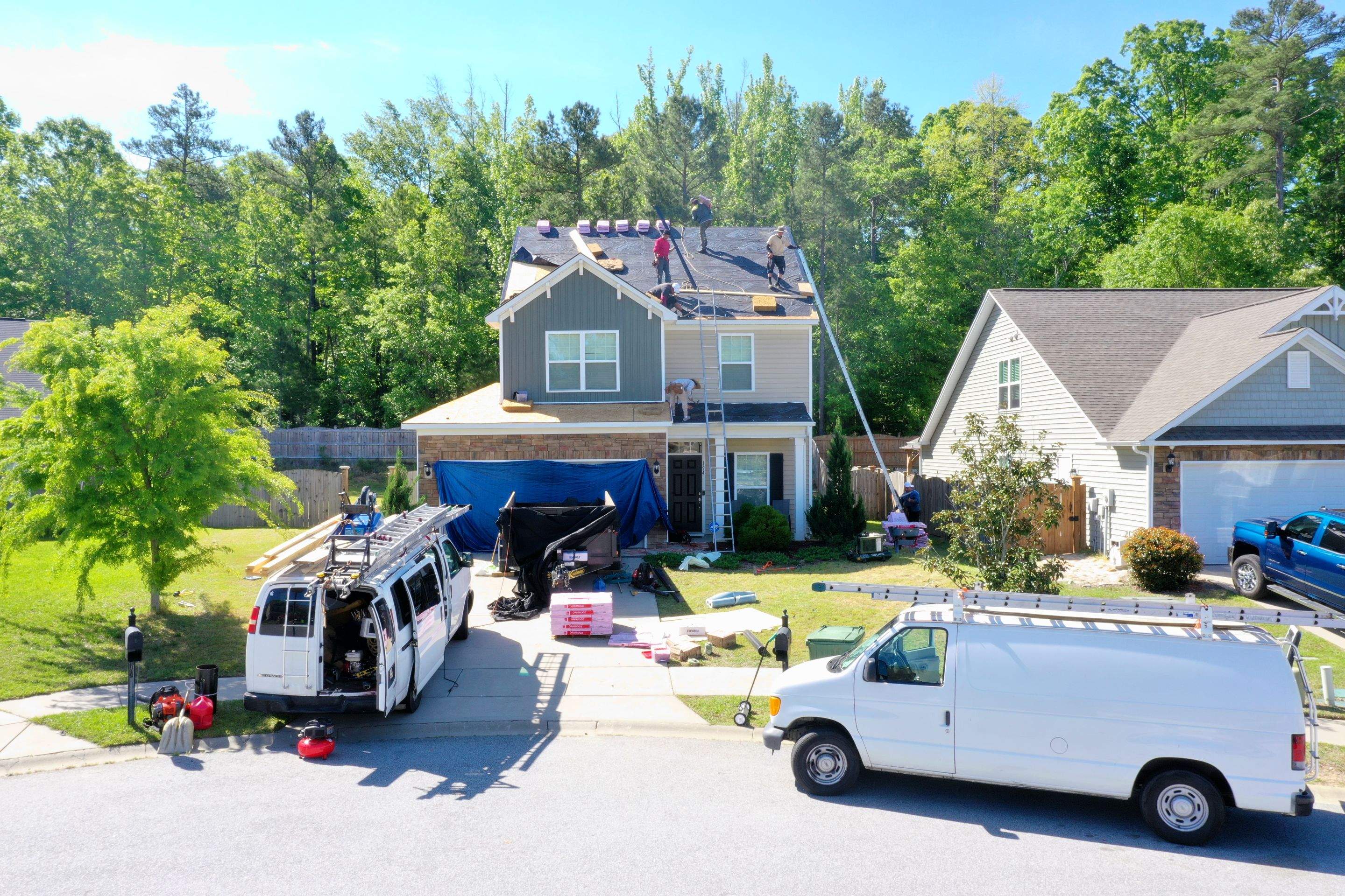 Residential Roofing Installation using Owens Corning® Oakridge Estate Gray by Indigo State Roofing