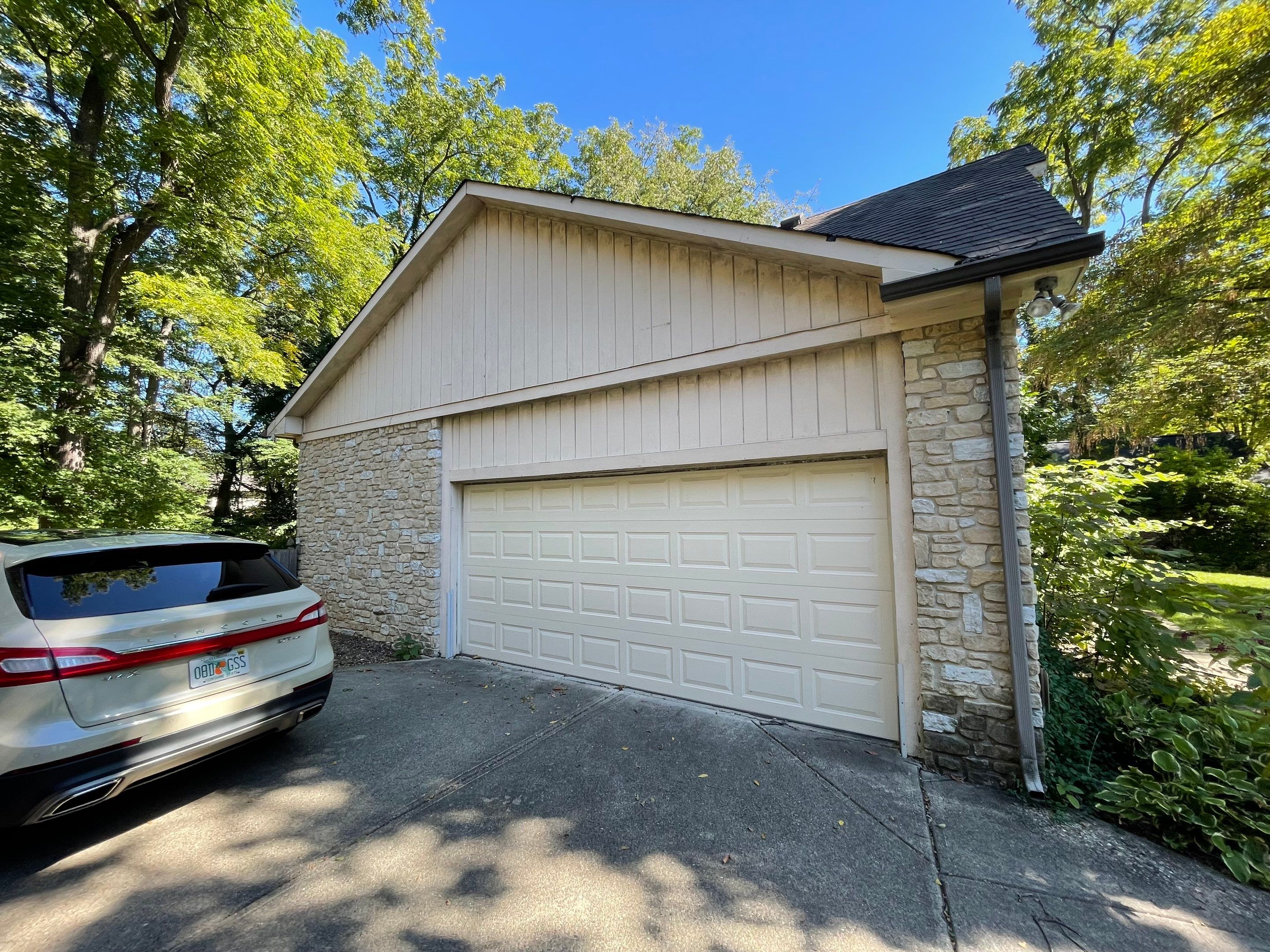 Seabreeze Roof Replacement, Exterior Siding and trim repairs and paint by 317 Roofing & Restorations