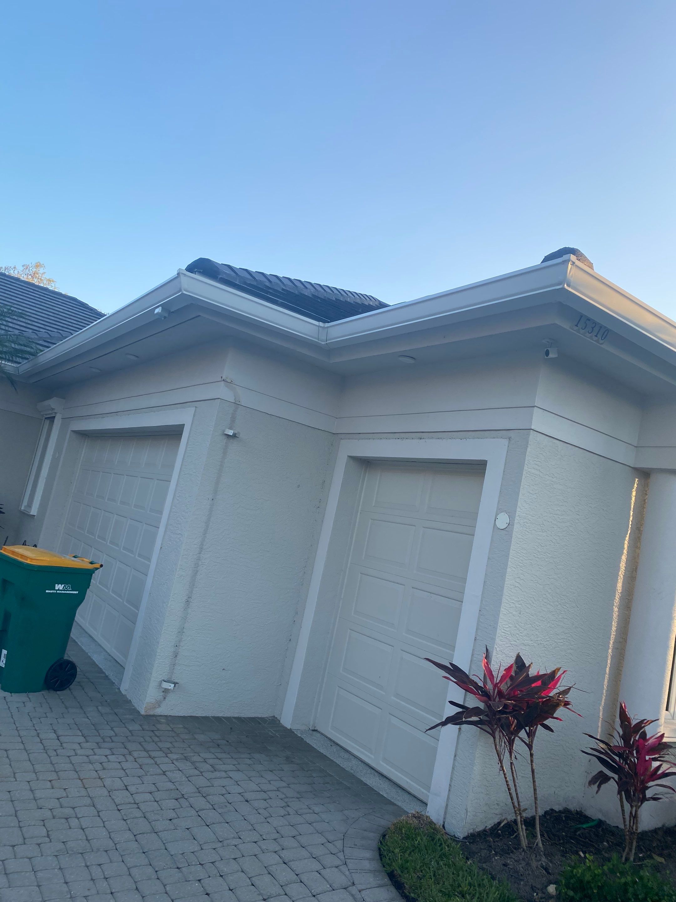 7-Inch Seamless Gutters for Luxury Homes in Naples FL by Gutter Professors
