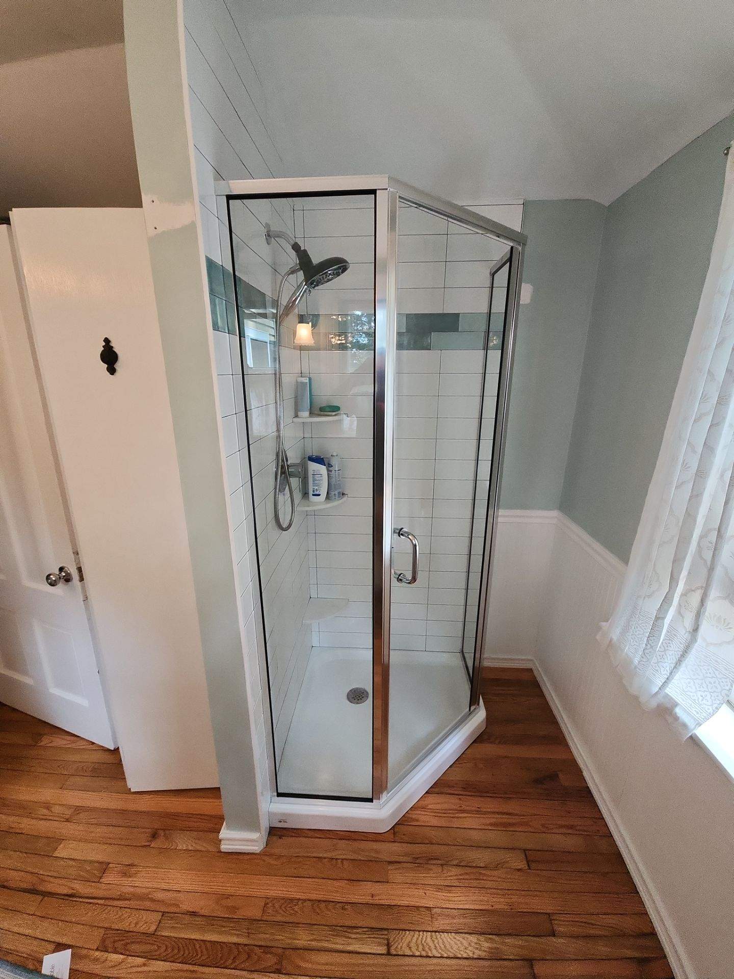 Semi-Frameless Neo-Angle Shower by Cheshire Glass Company