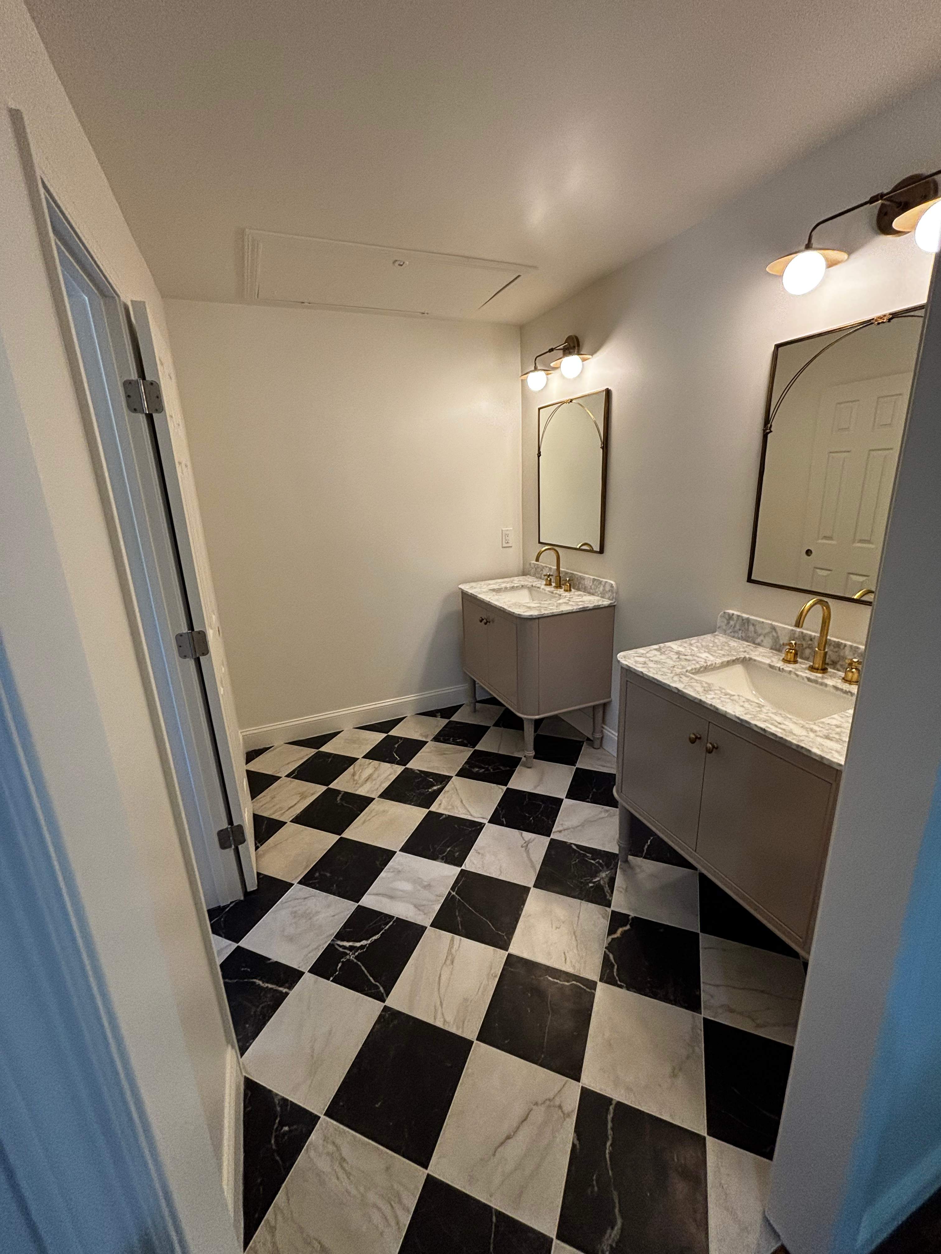 Master bathroom renovation by Prudencio