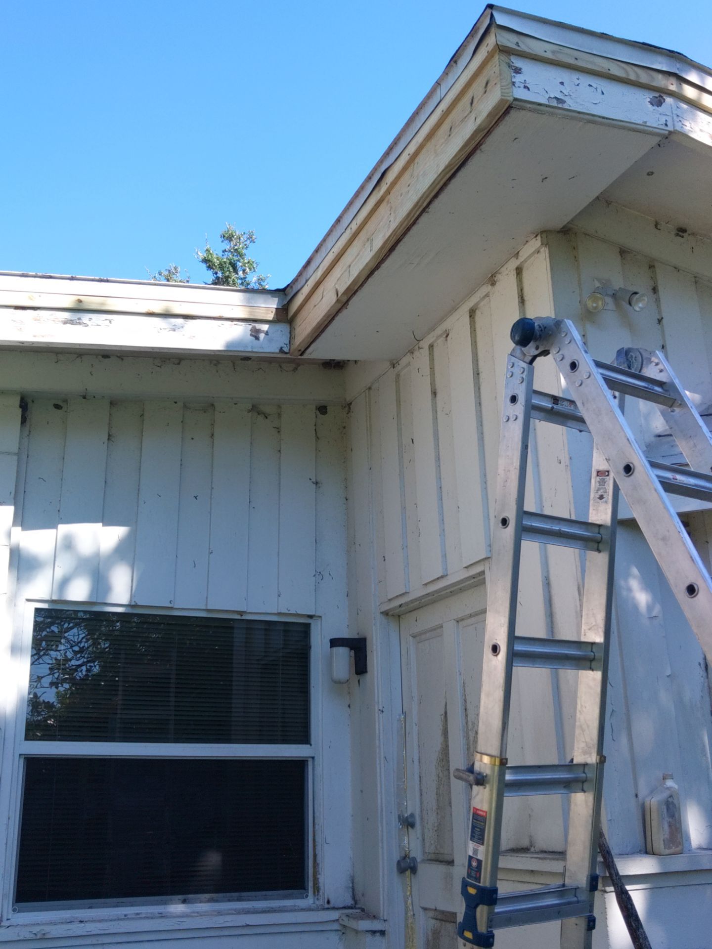 Gutter and Fascia Repair and Maintenance in Siesta Key FL by Gutter Professors