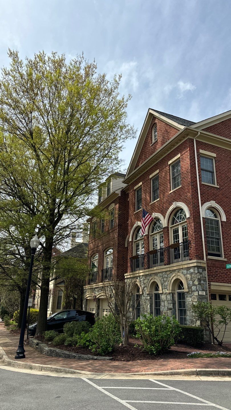 Alexandria: CertainTeed Landmark Pro Designer Shingles in Max Def Georgetown Gray by RM Banning, Inc.