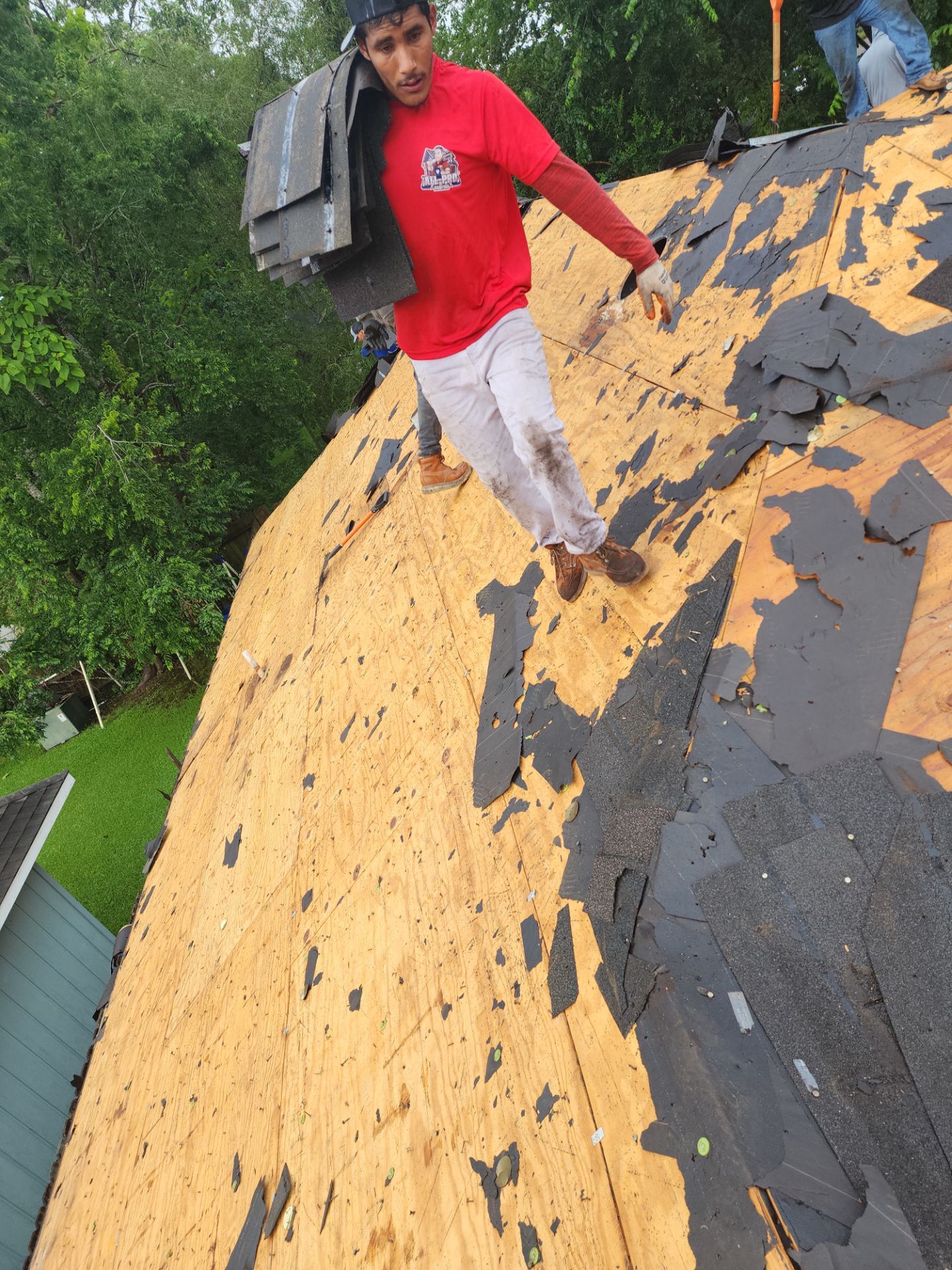 Residential Roofing Installation using Owen's Corning Duration (Lifetime) Shingles by Roof Repair Company