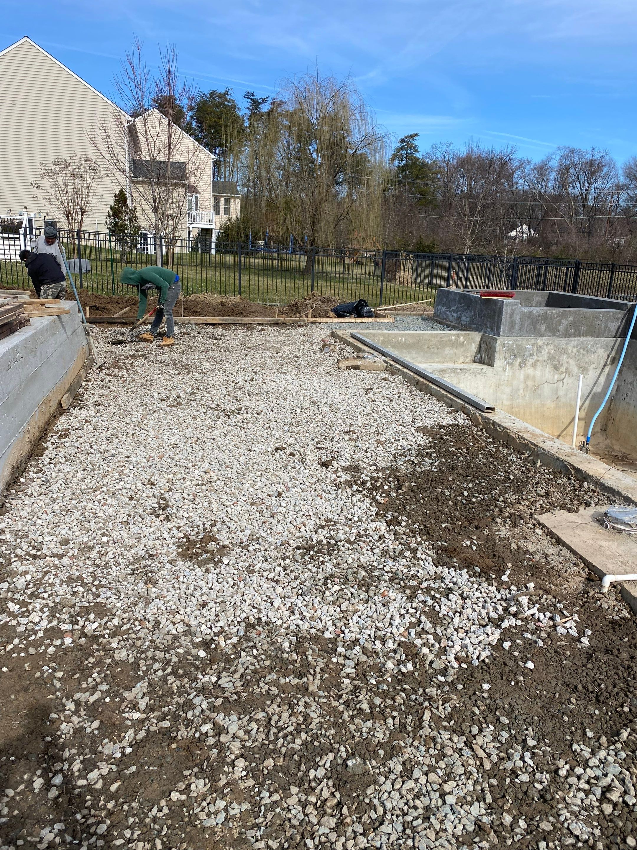 Gunite Pool w/ Spa and Water Features by Elysium Pools