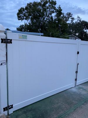 Vinyl Gate in Nokomis