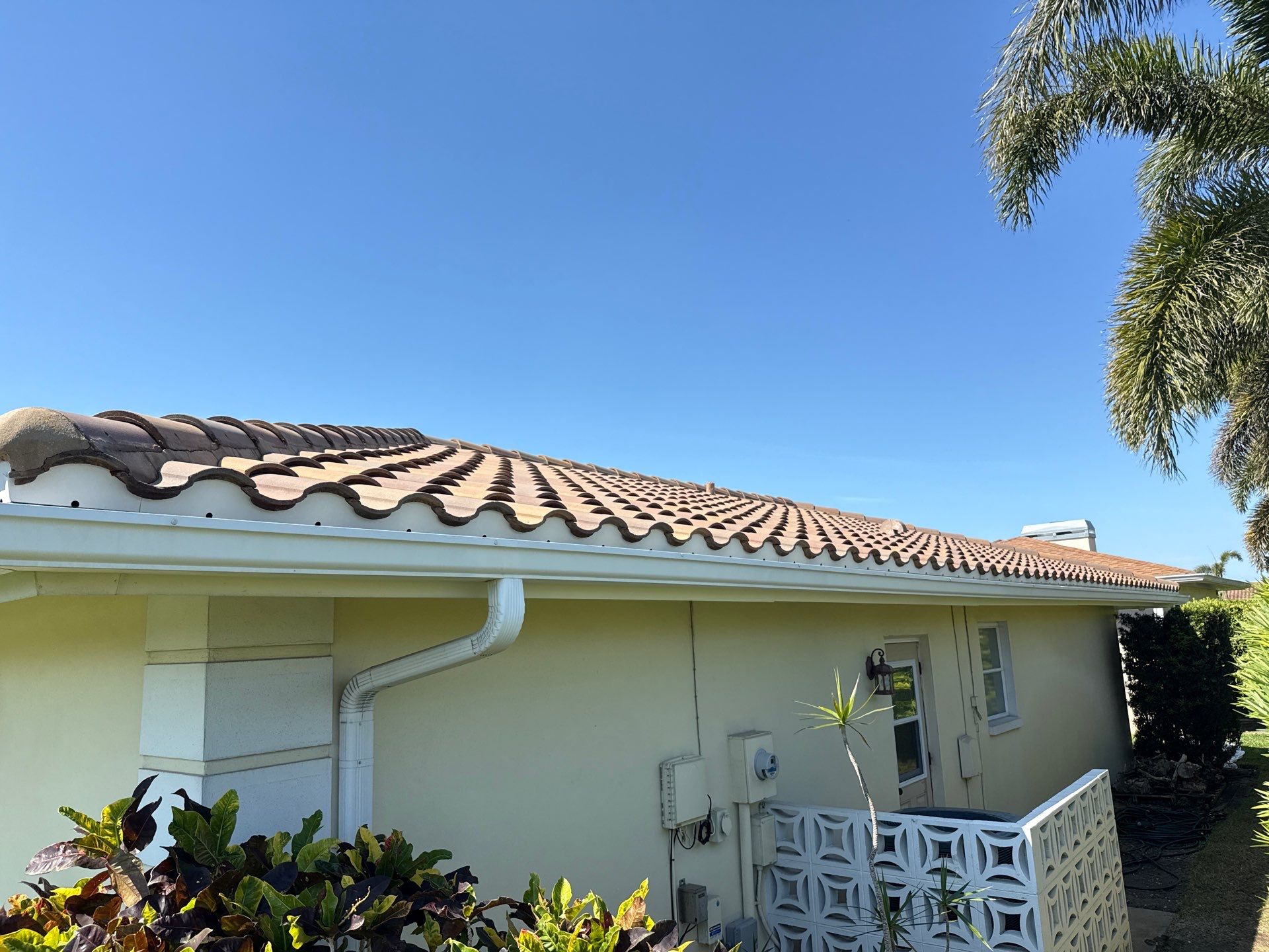 Concrete Tile Roof Cleaning in Village Green – Bradenton, FL | No Walking on Tiles! by Sunshine AquaWash