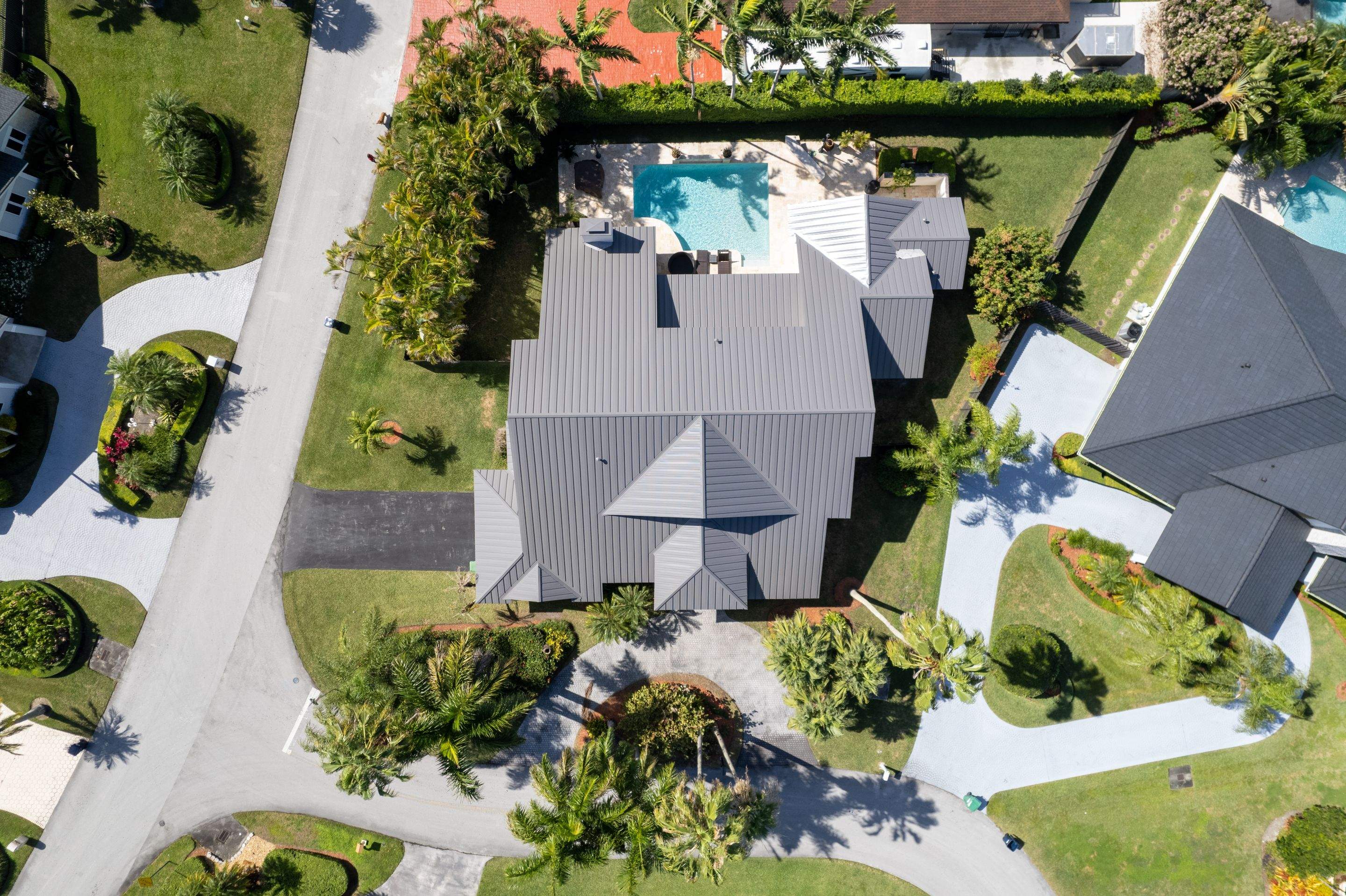 Metal Roof - Galvalume - Charcoal by Istueta Roofing