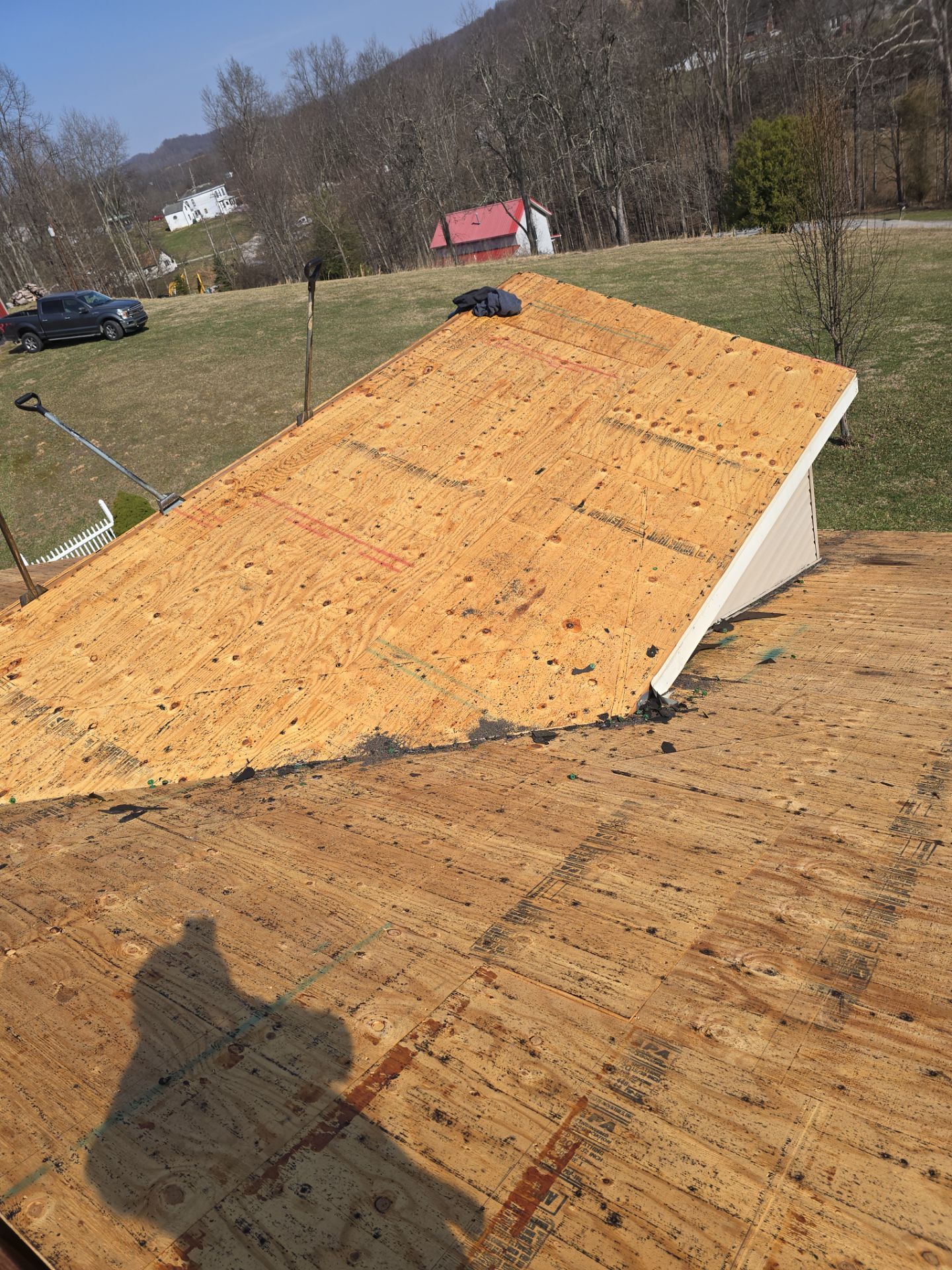 Residential Roofing Installation using GAF Timberline HDZ Charcoal by Rainstoppers Roofing