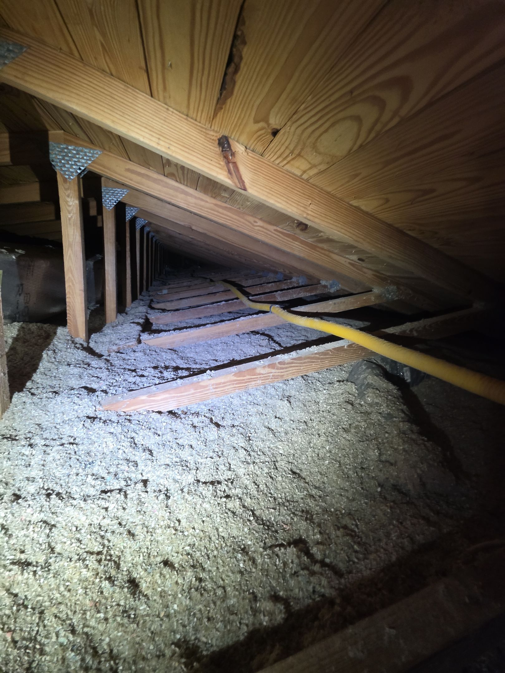 We  conducted an Inspection of this residential property to verify the condition and performance of the property. by Picos Construction Engineering